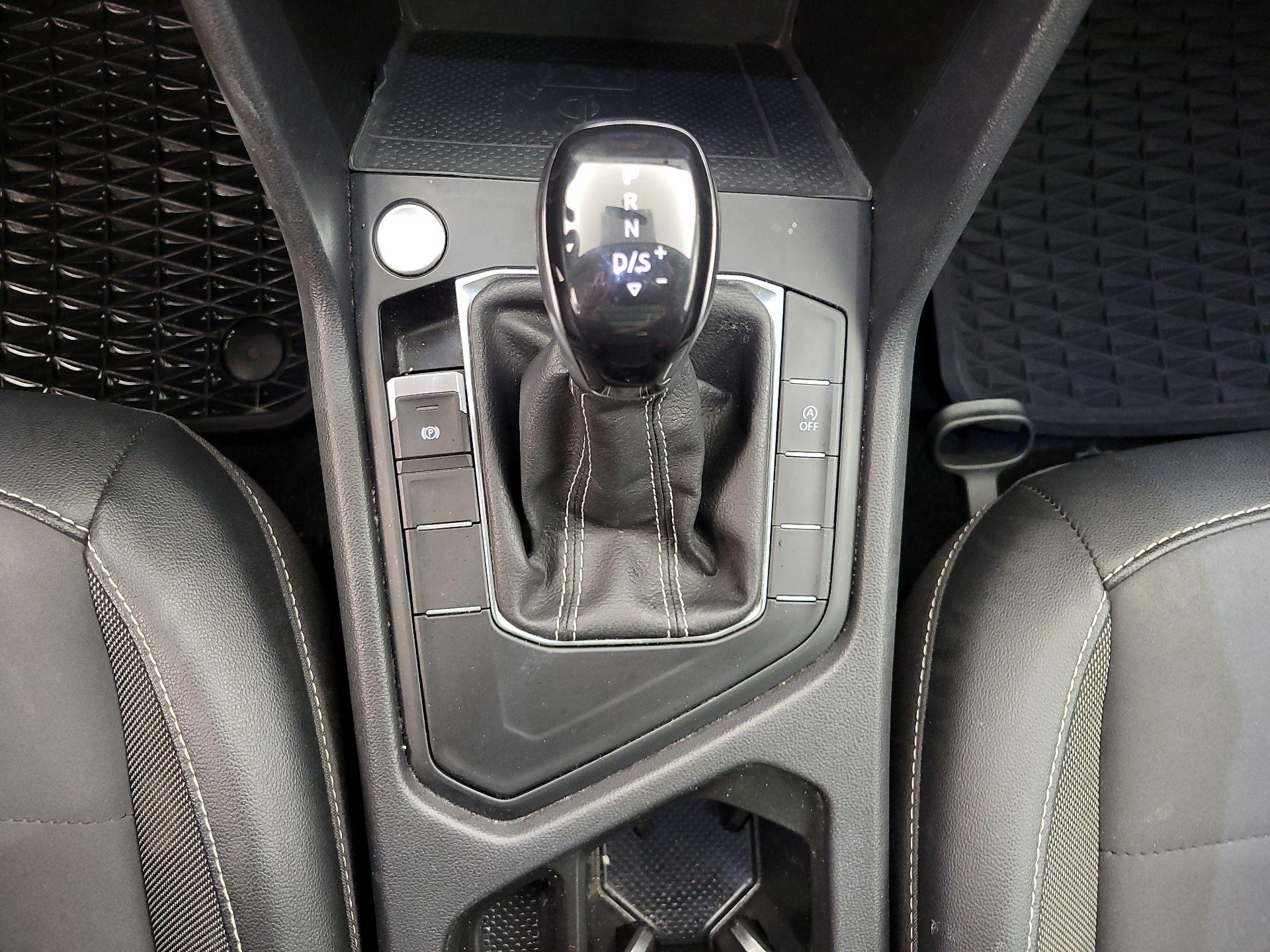 Thumbnail: 2022 Volkswagen Taos - 17