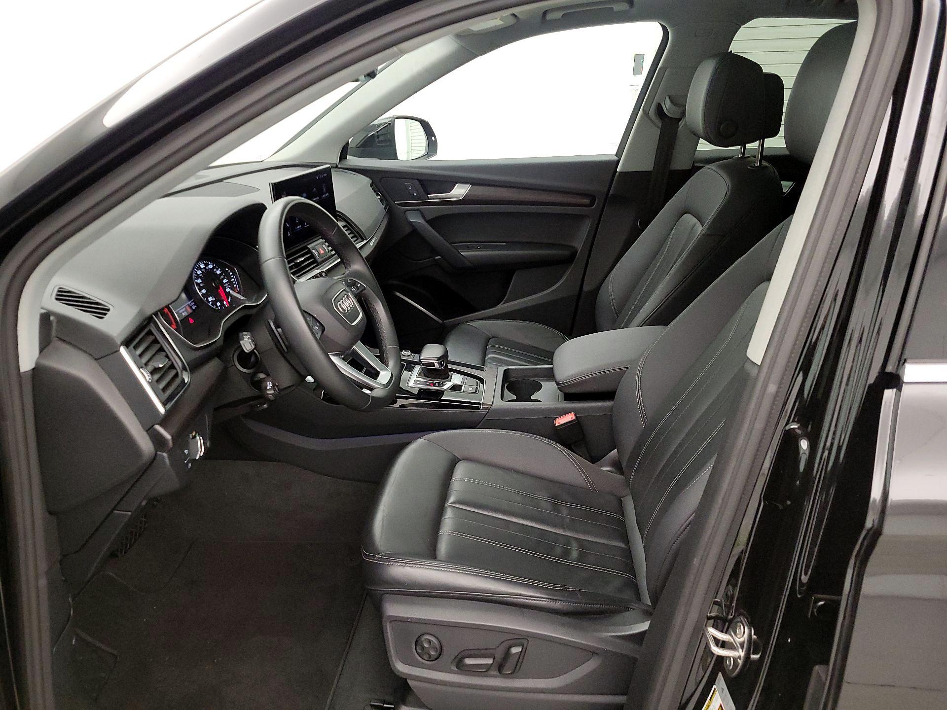 Thumbnail: 2023 Audi Q5 - 11