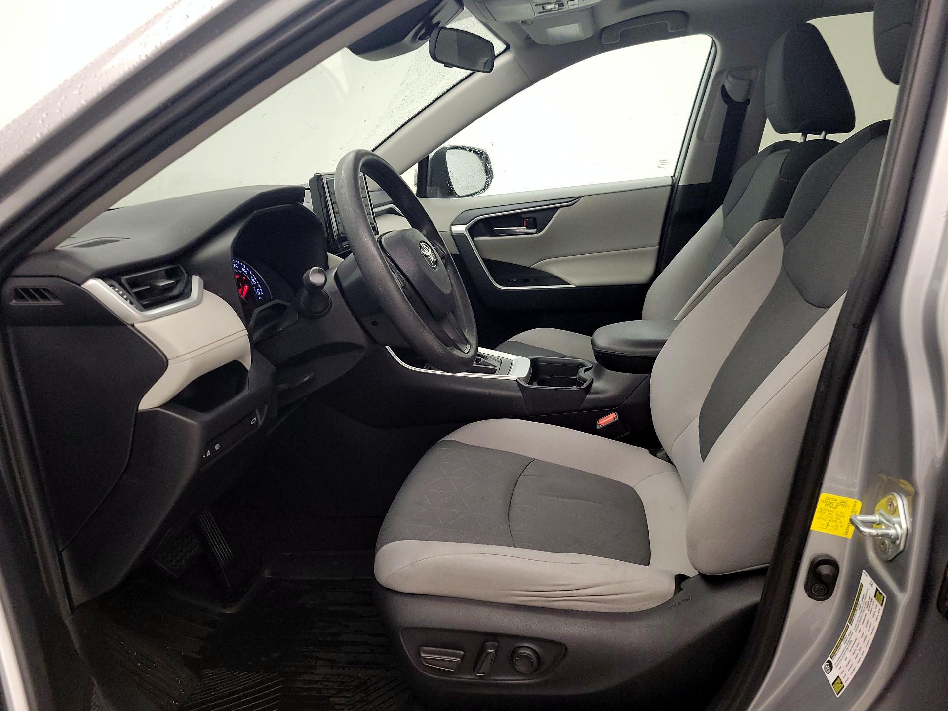 Thumbnail: 2019 Toyota RAV4 - 11