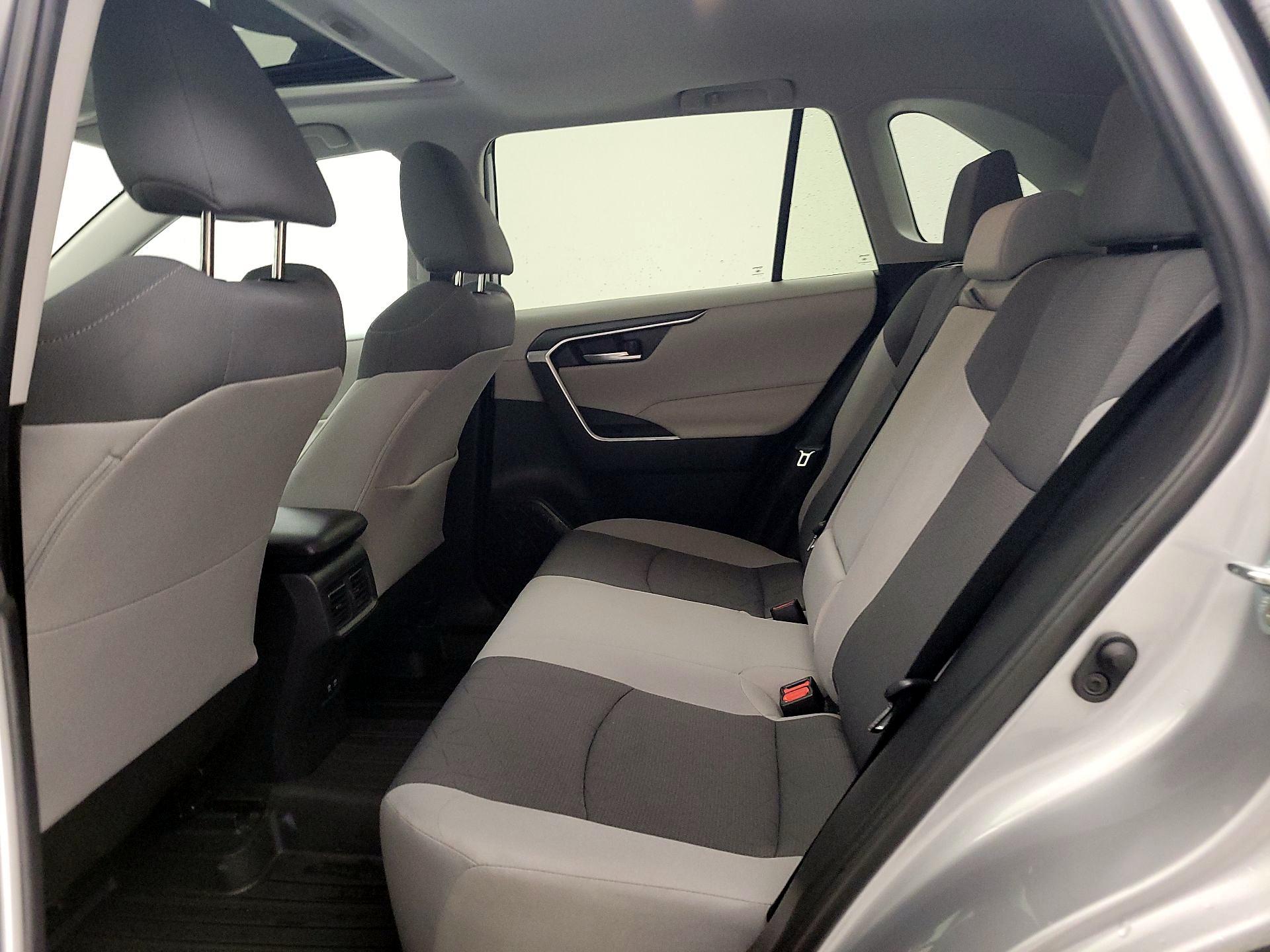 Thumbnail: 2019 Toyota RAV4 - 20