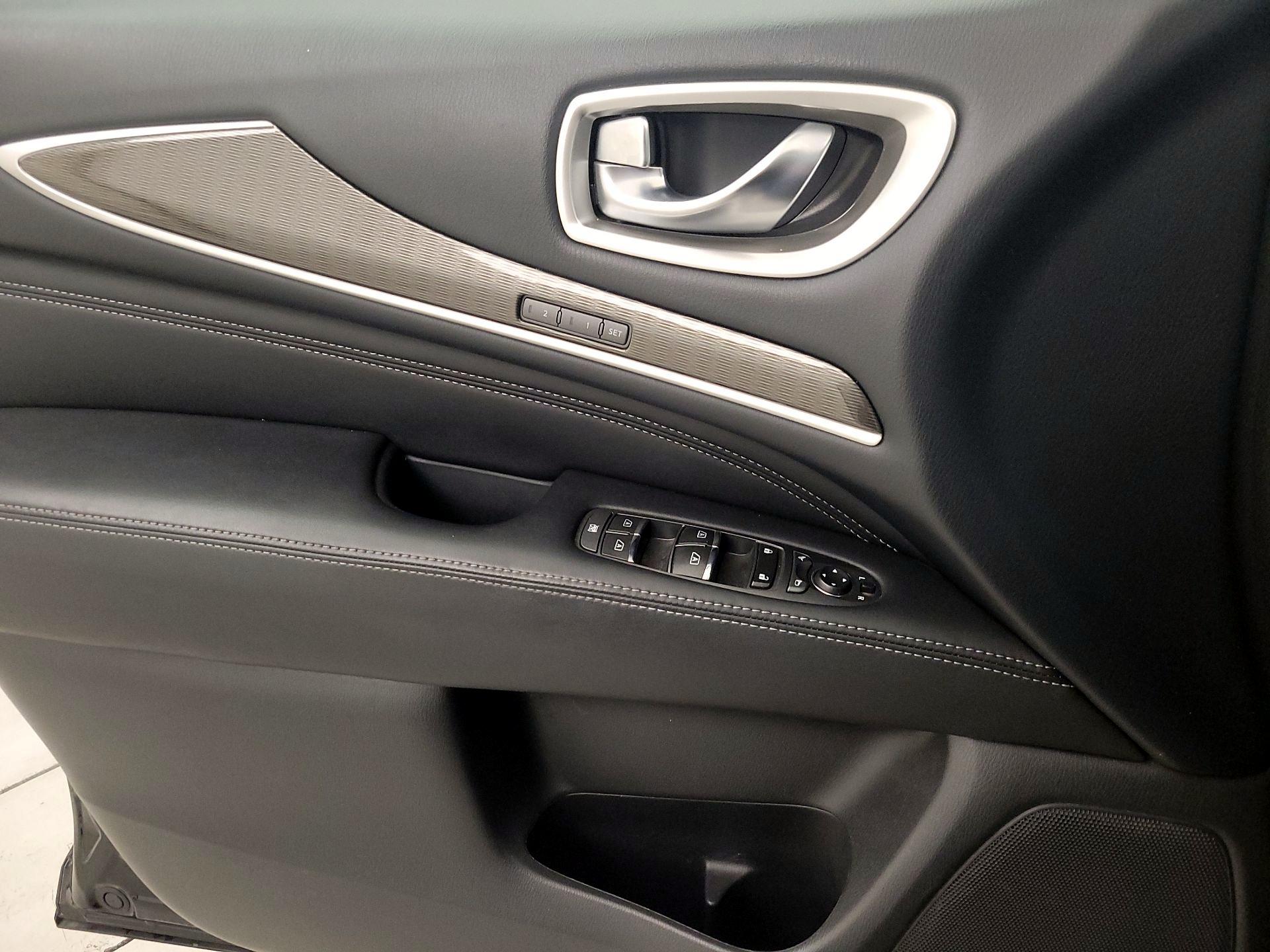 Thumbnail: 2017 INFINITI QX60 - 12