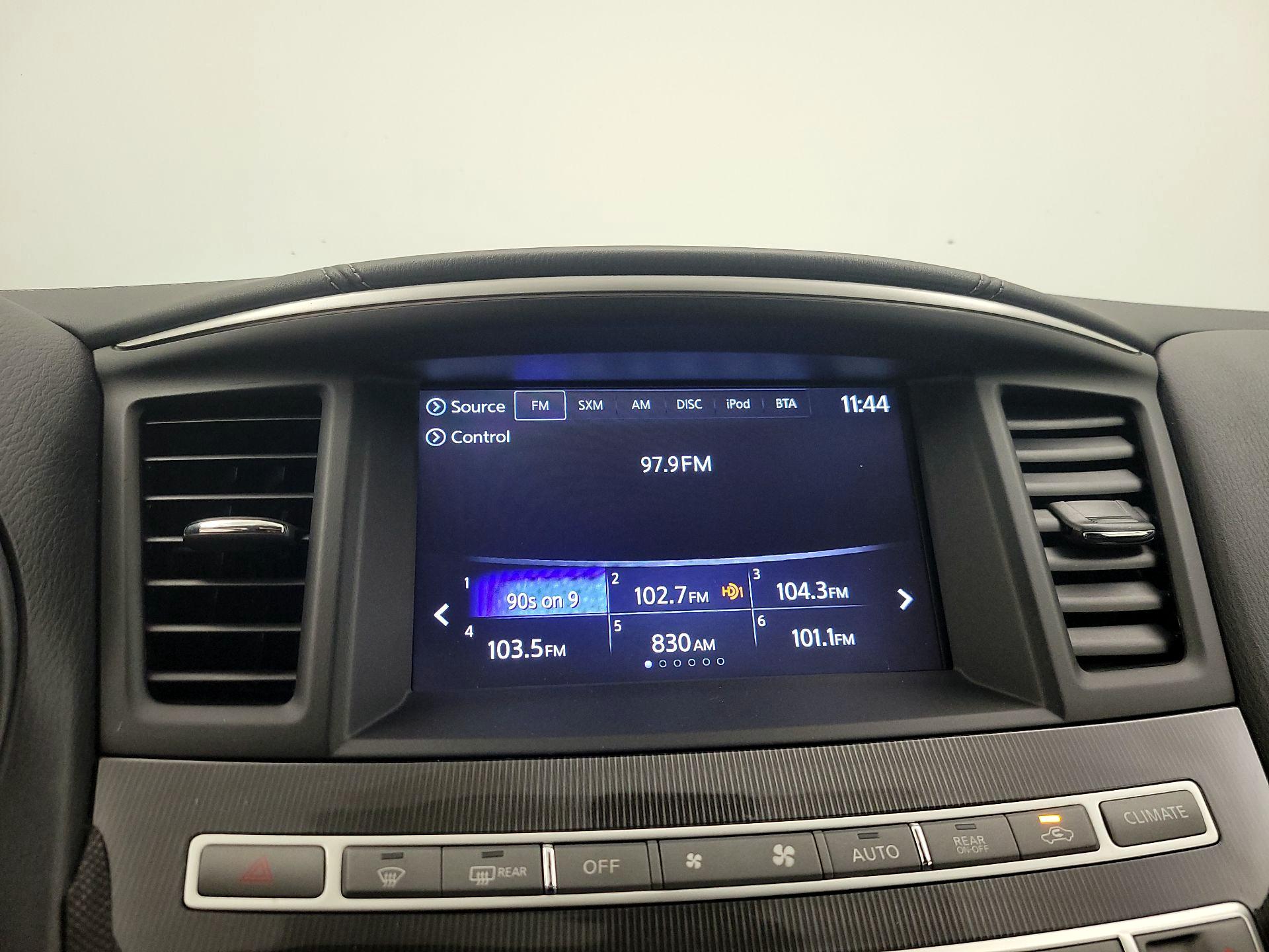 Thumbnail: 2017 INFINITI QX60 - 16