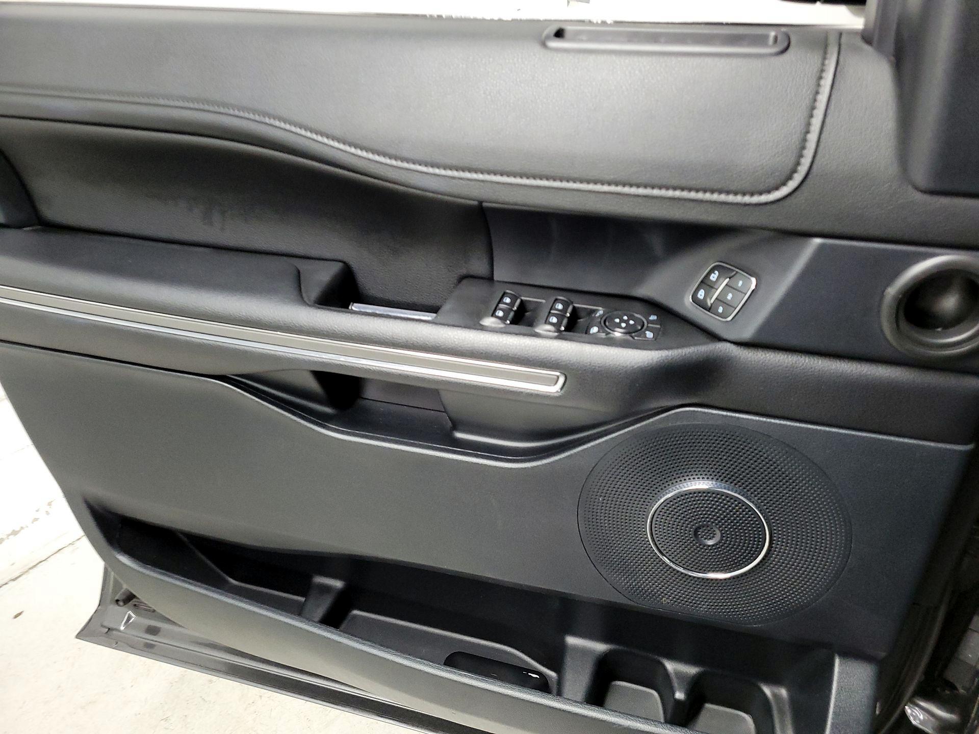 Thumbnail: 2020 Ford Expedition - 12