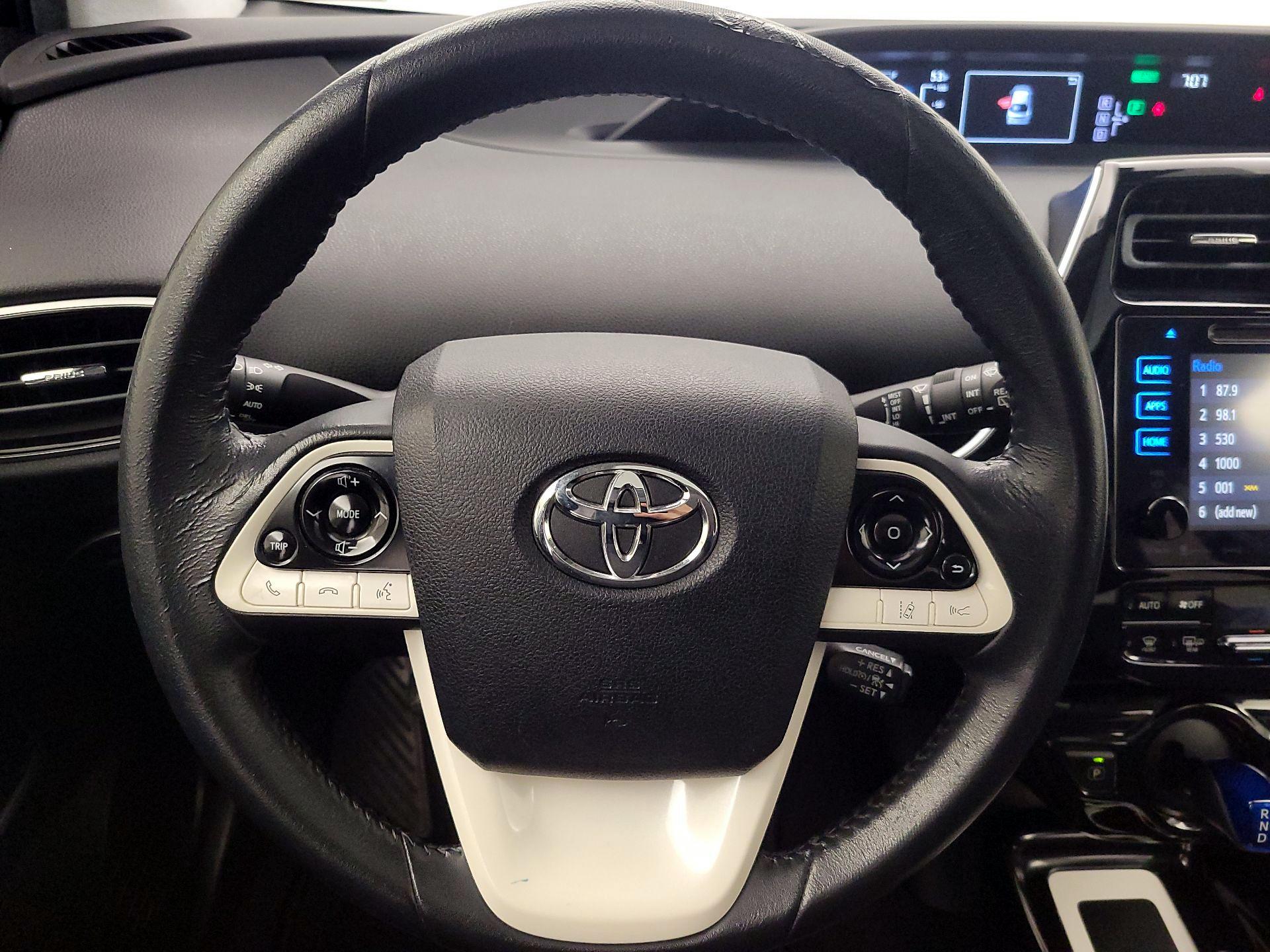 Thumbnail: 2016 Toyota Prius - 10