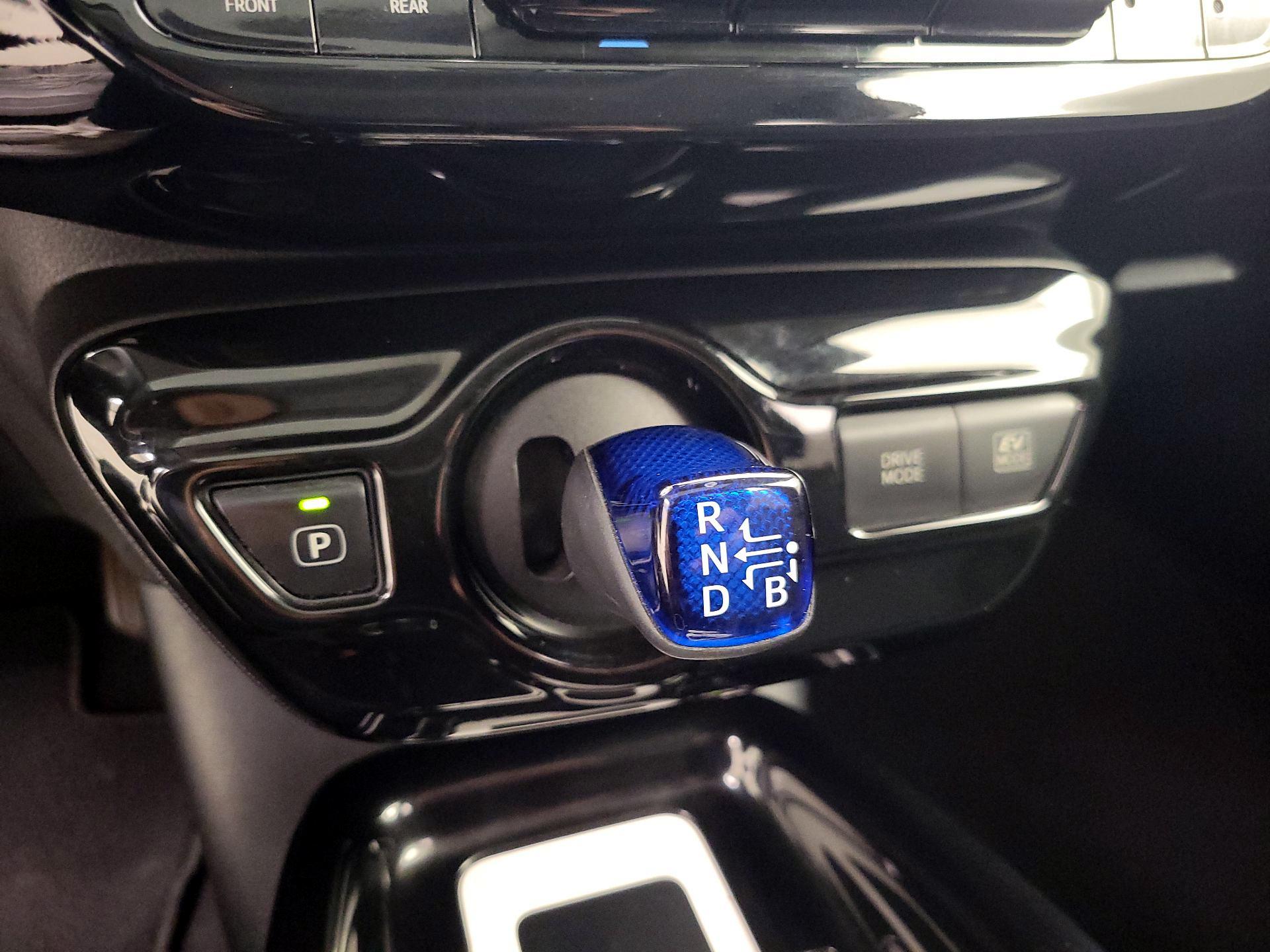 Thumbnail: 2016 Toyota Prius - 18