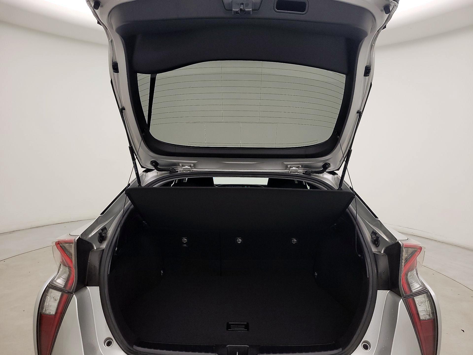 Thumbnail: 2016 Toyota Prius - 20