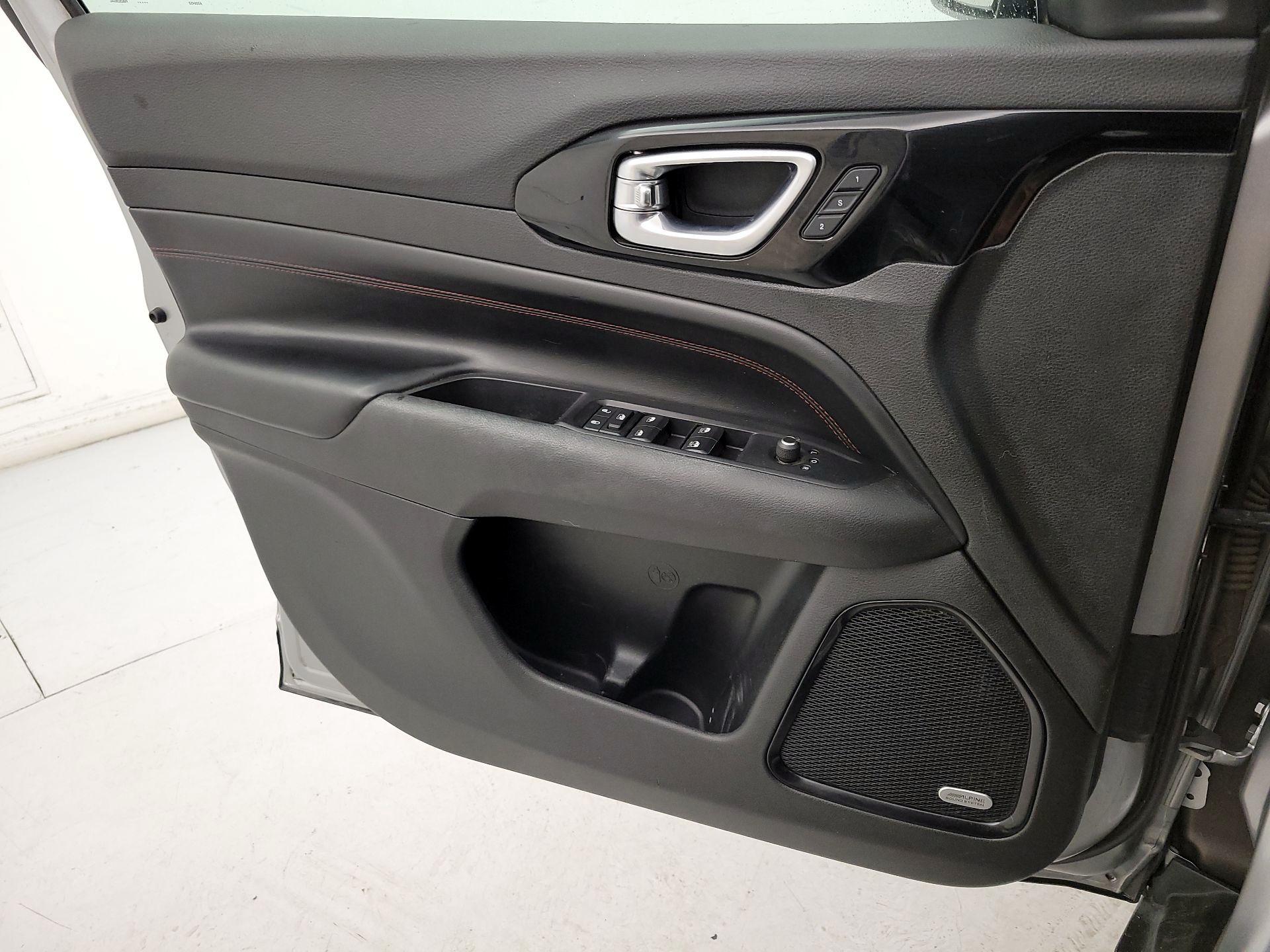 Thumbnail: 2022 Jeep Compass - 12