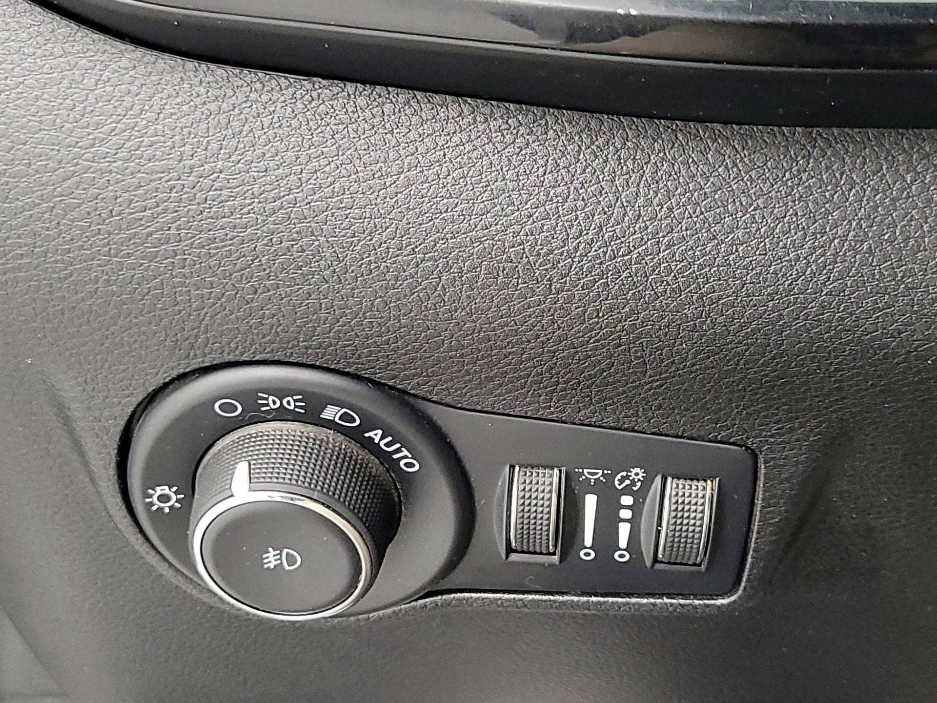 Thumbnail: 2022 Jeep Compass - 13