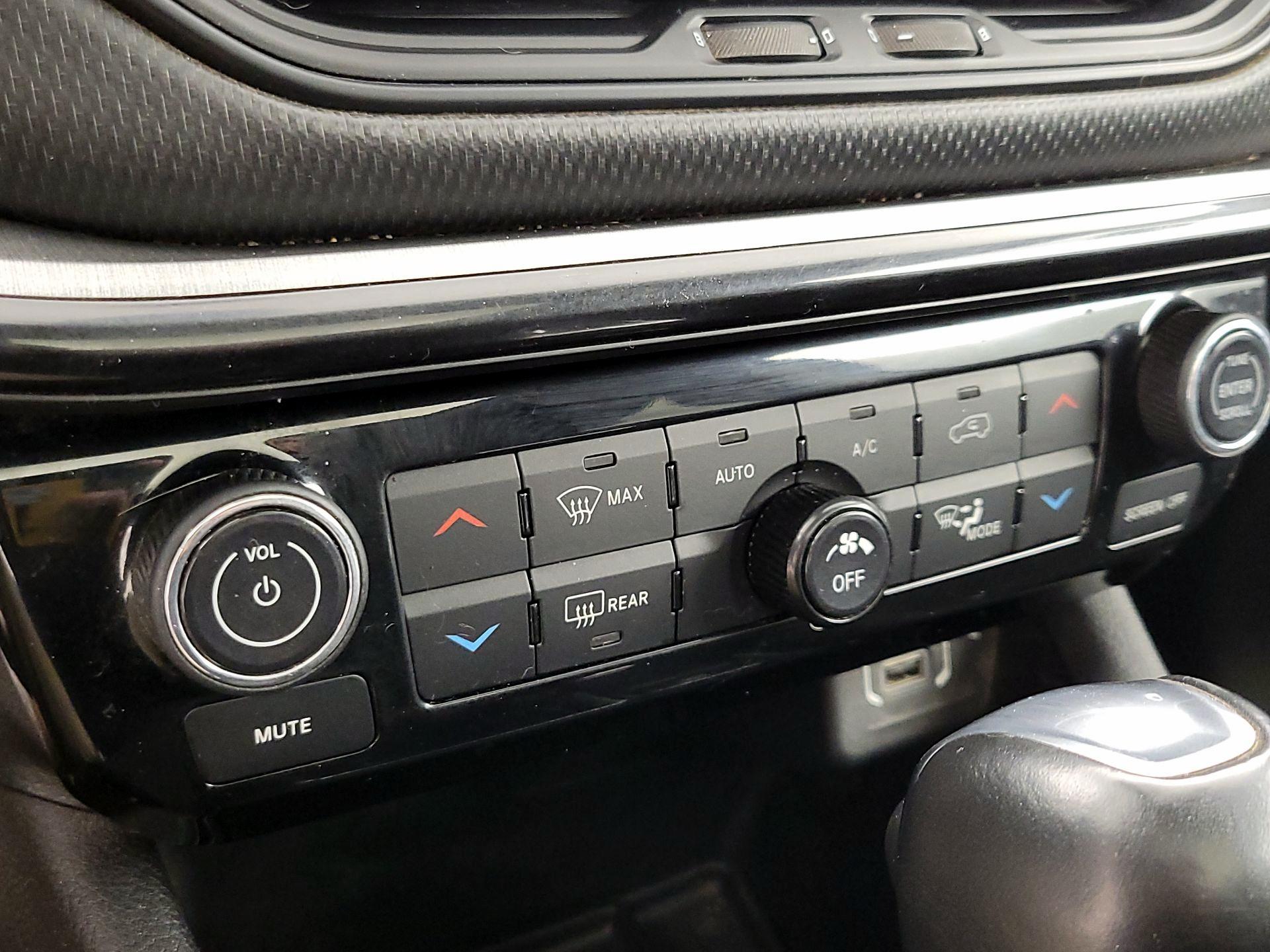 Thumbnail: 2022 Jeep Compass - 16