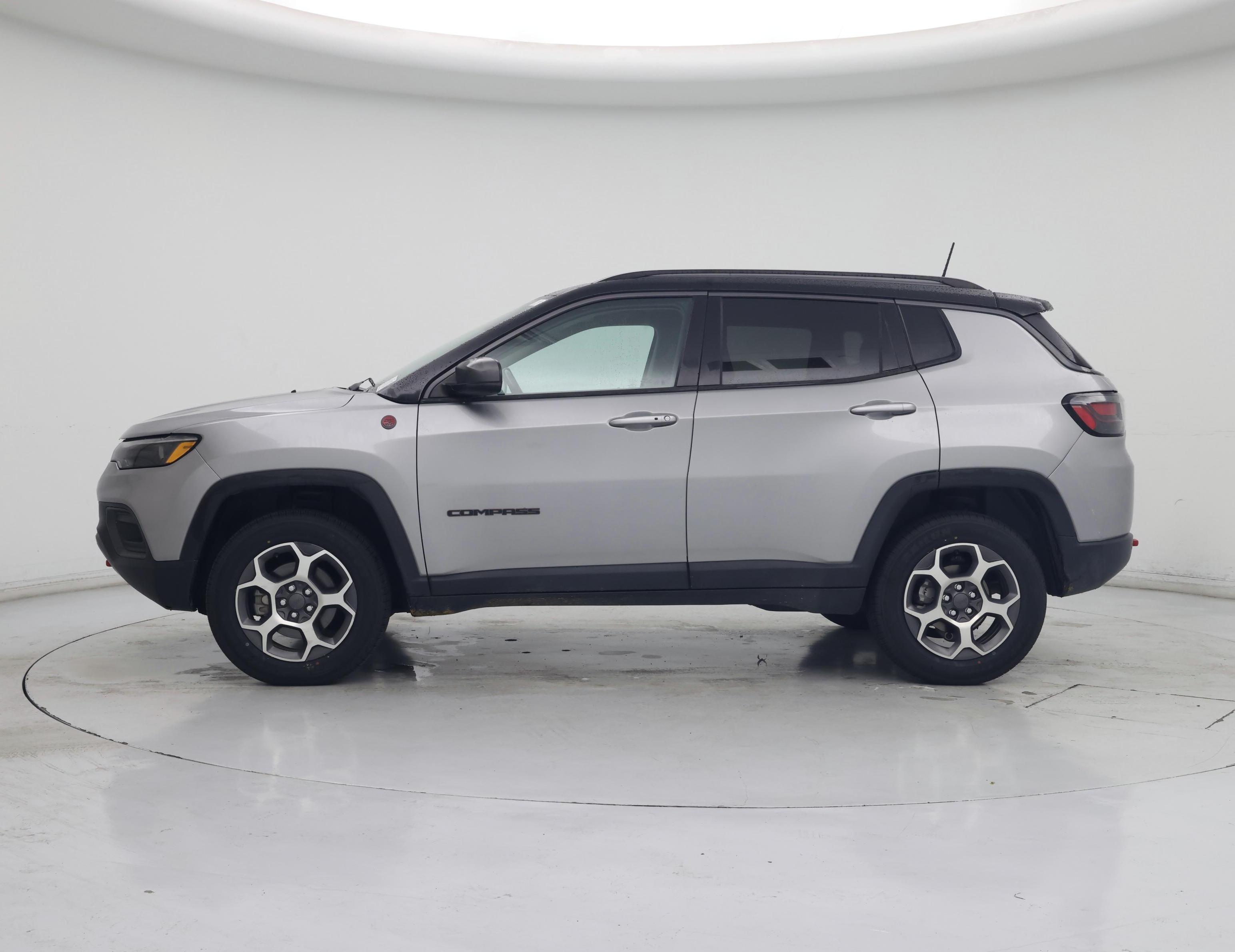 Thumbnail: 2022 Jeep Compass - 3