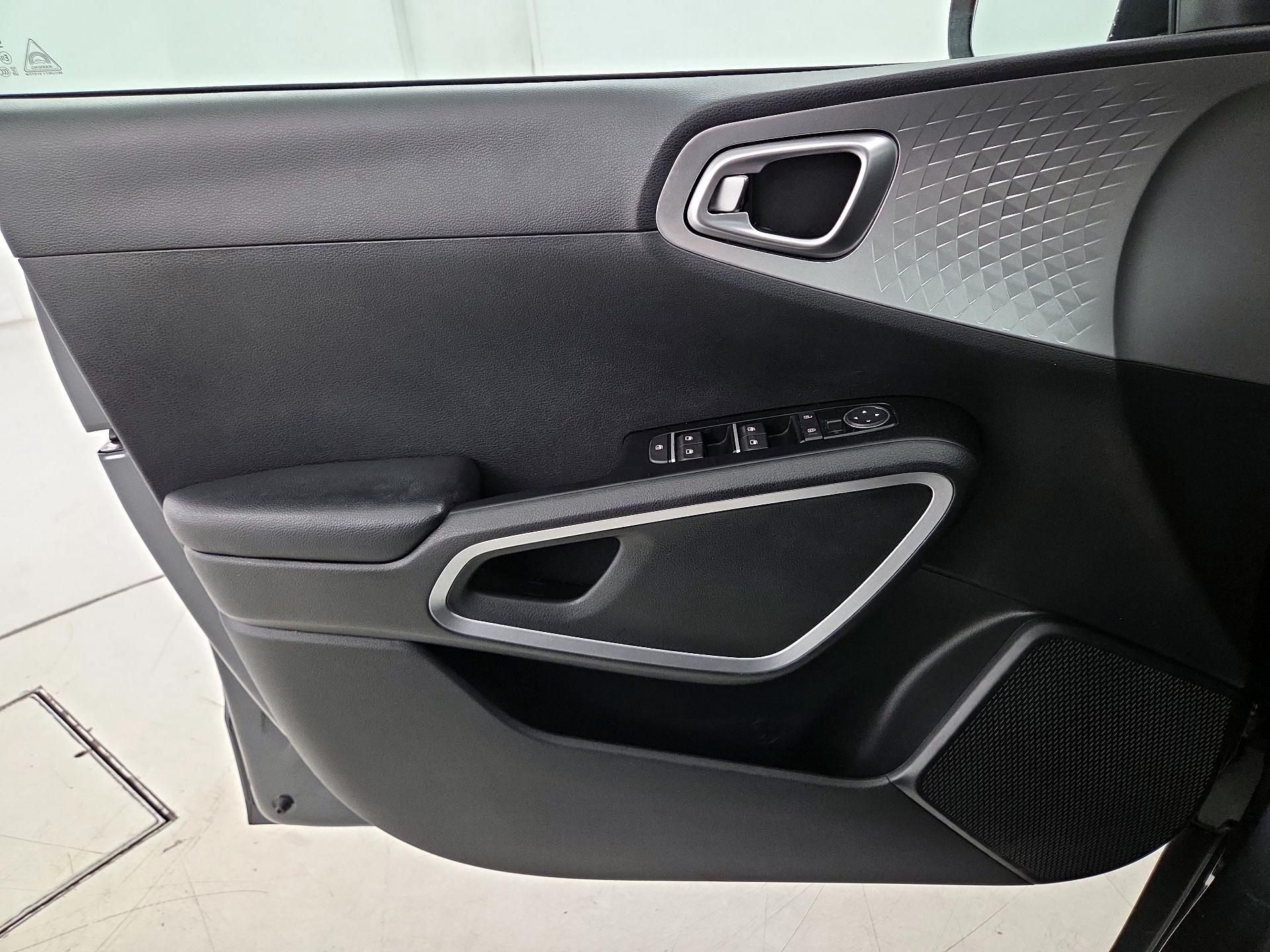 Thumbnail: 2020 Kia Soul - 12