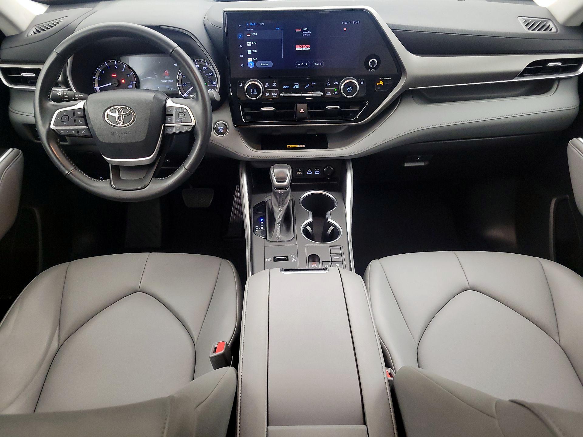 Thumbnail: 2023 Toyota Highlander - 9