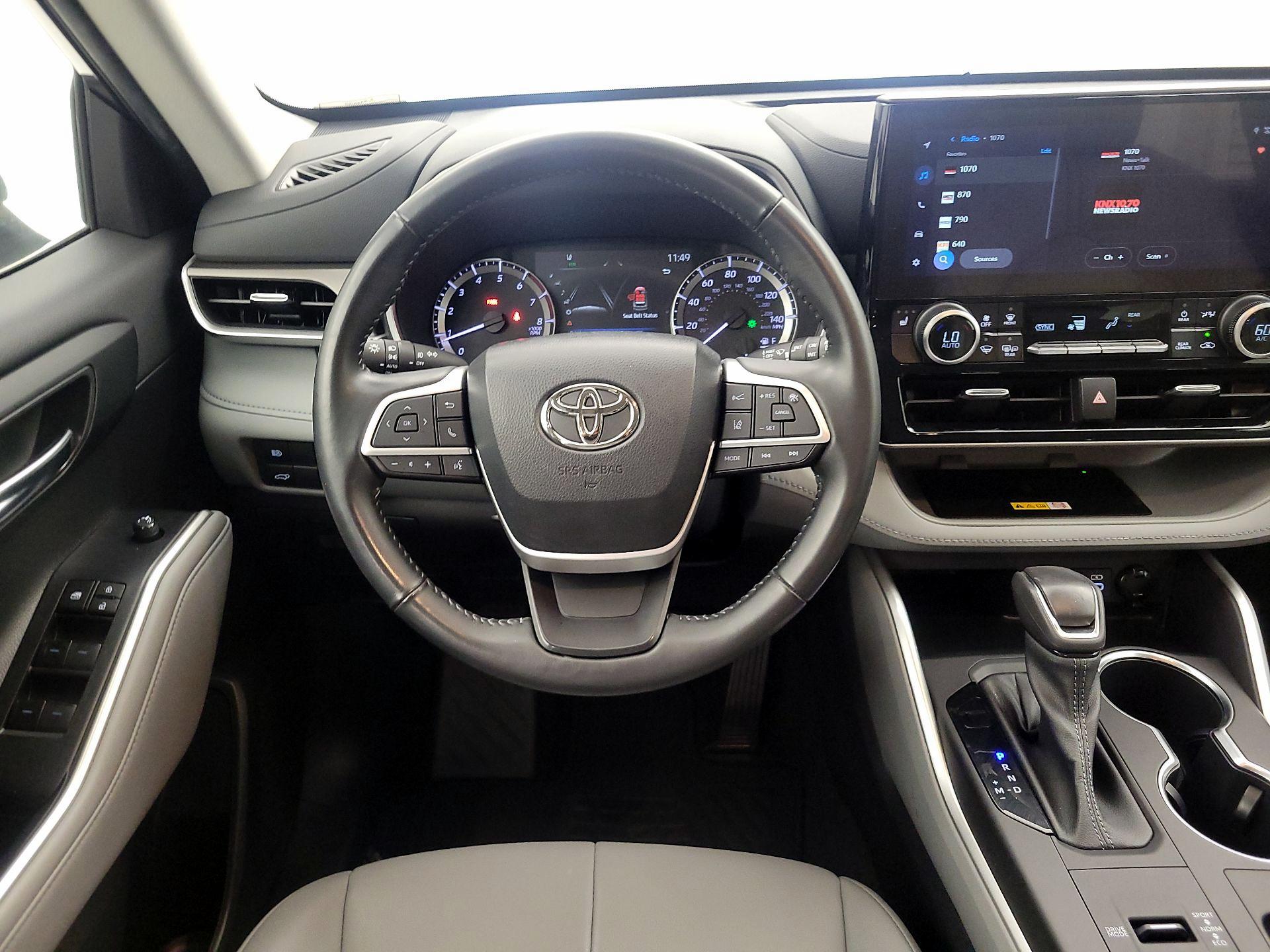 Thumbnail: 2023 Toyota Highlander - 10