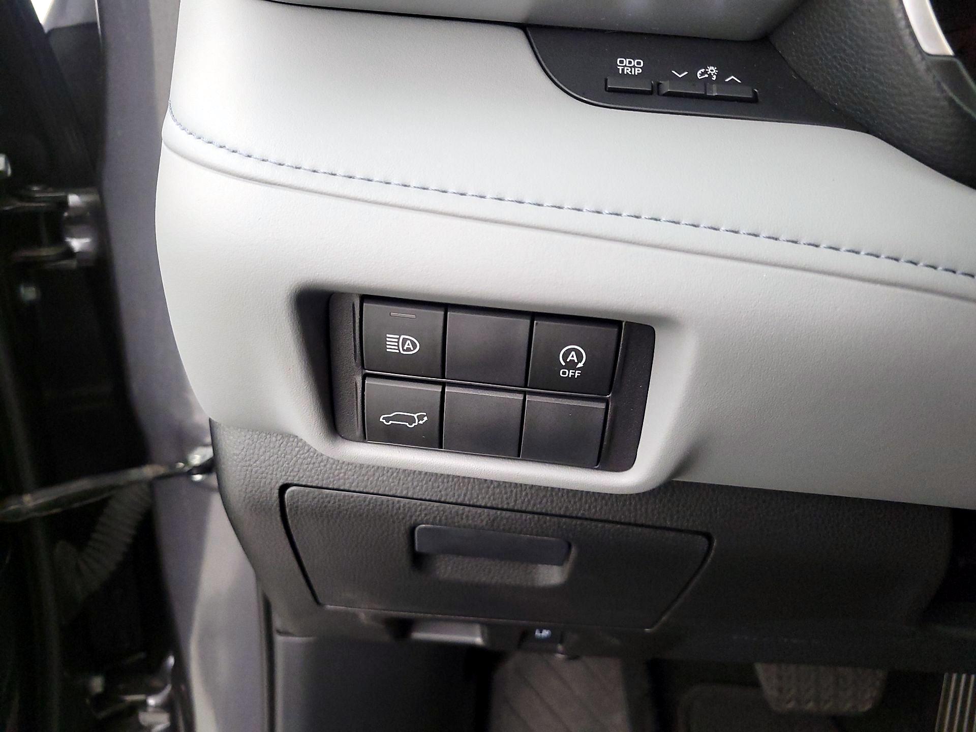 Thumbnail: 2023 Toyota Highlander - 13