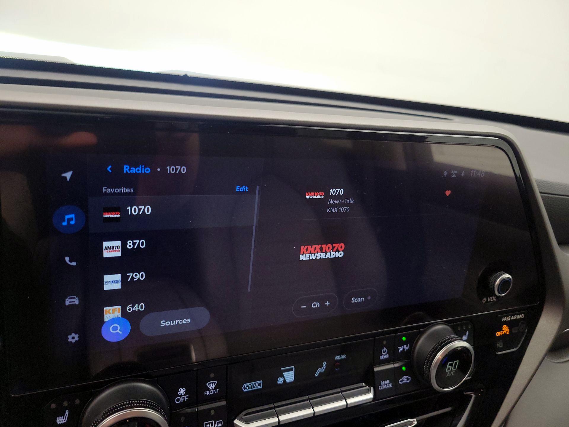 Thumbnail: 2023 Toyota Highlander - 15