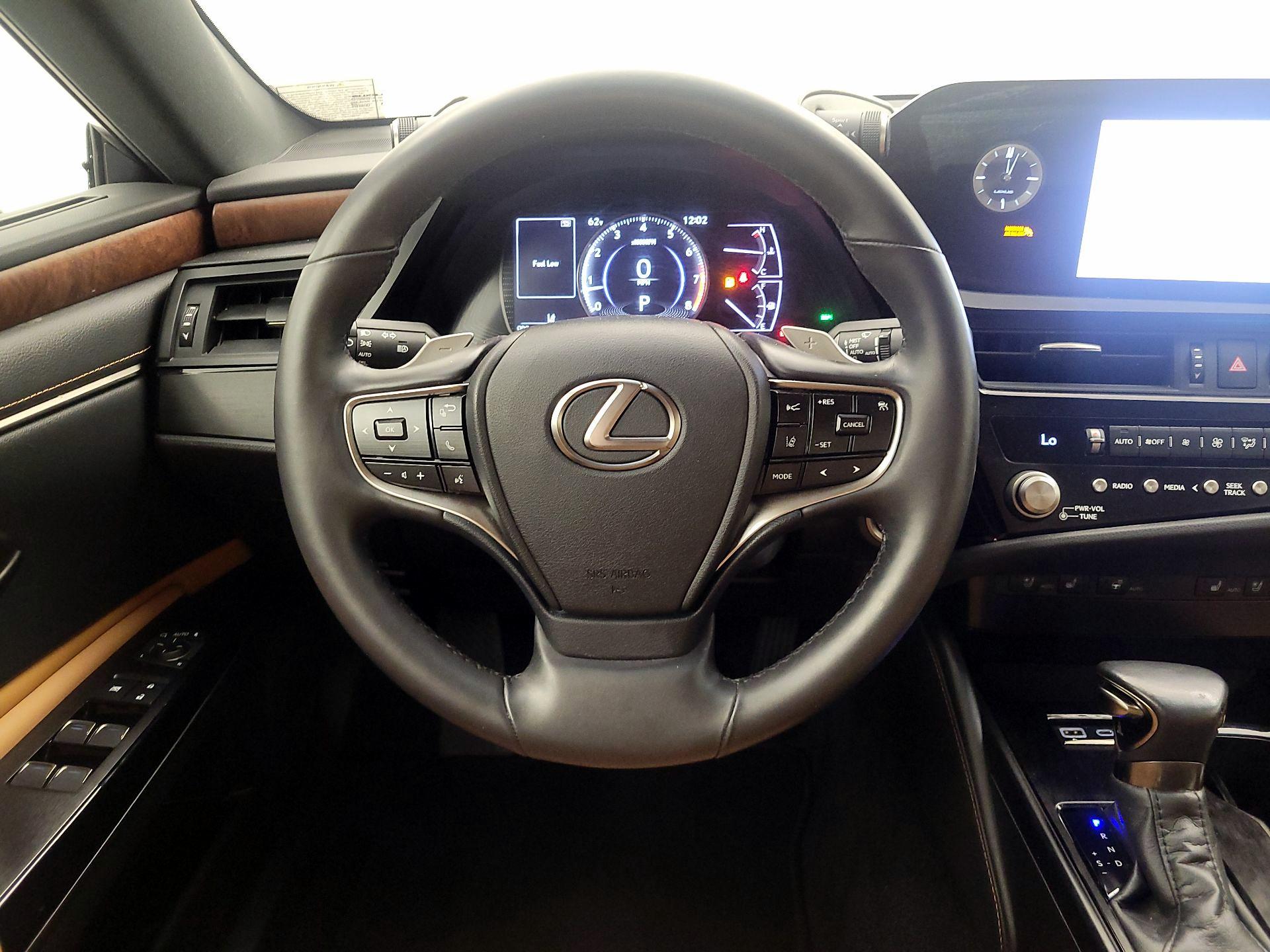 Thumbnail: 2023 Lexus ES - 10