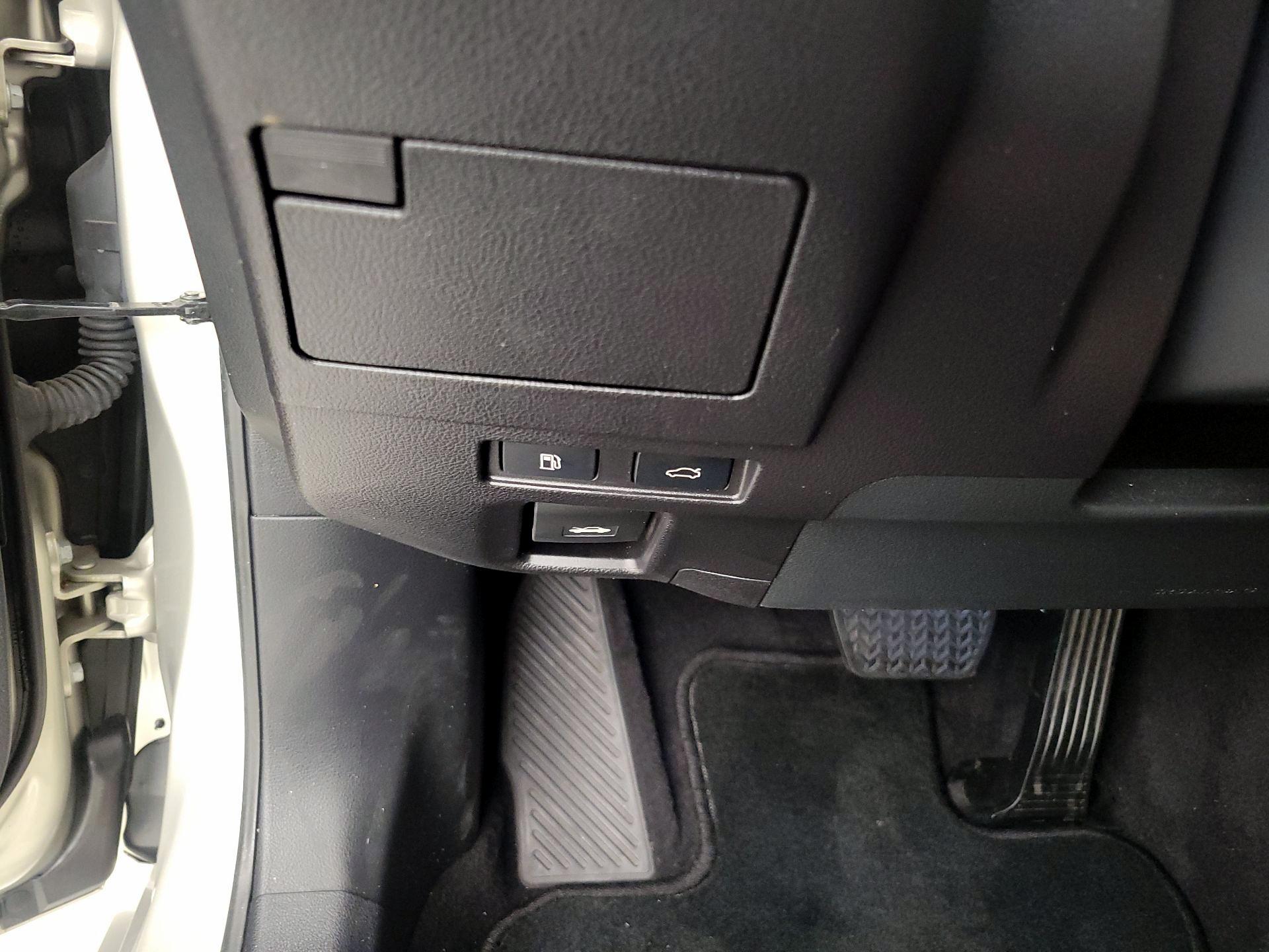 Thumbnail: 2023 Lexus ES - 13