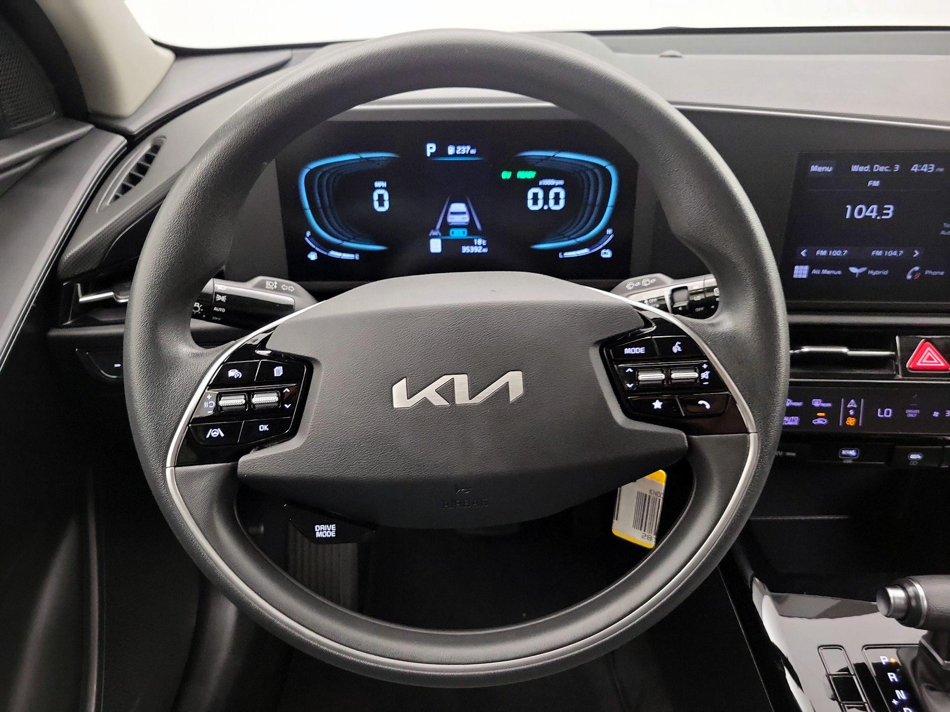 Thumbnail: 2023 Kia Niro - 10
