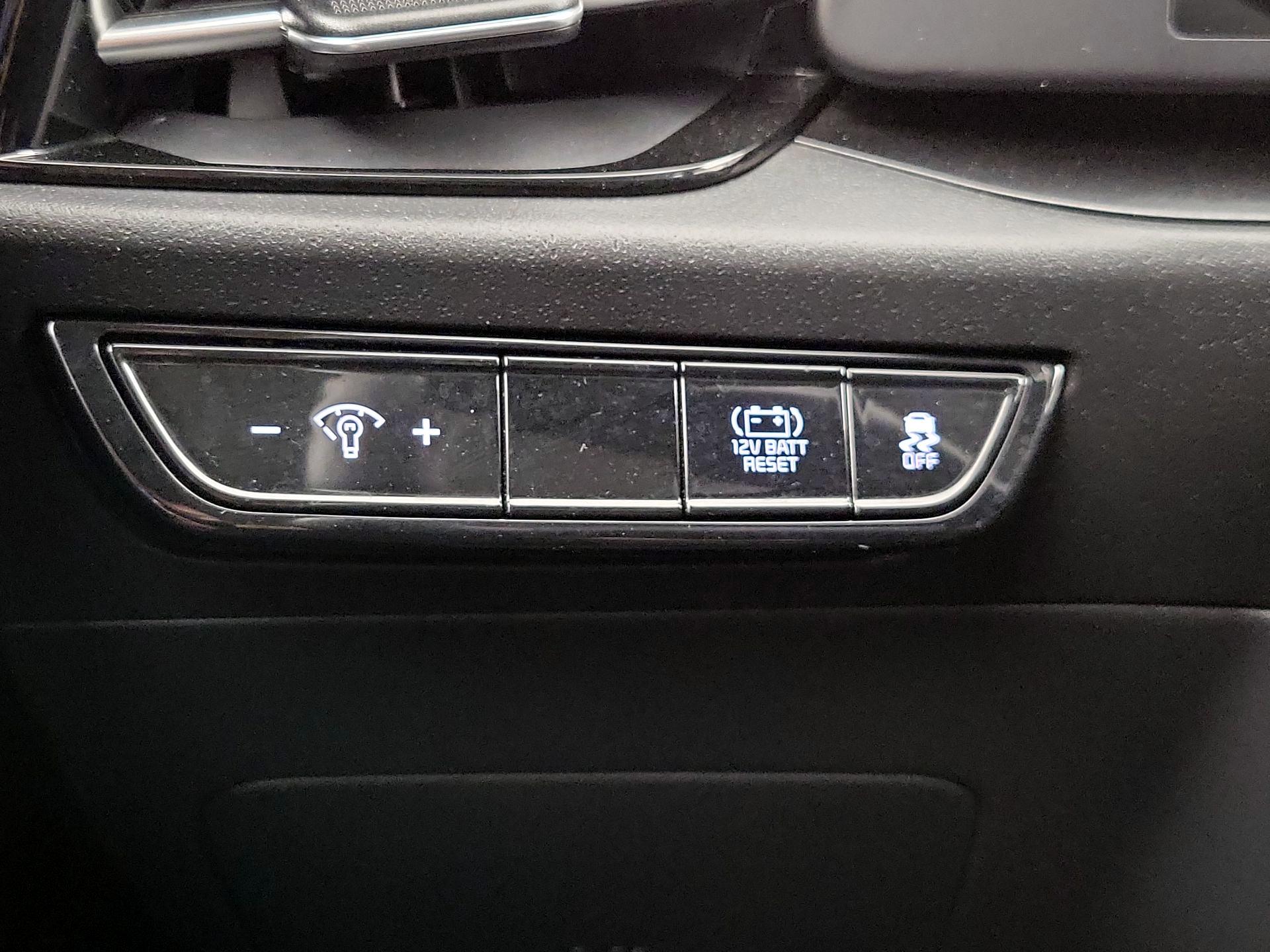 Thumbnail: 2023 Kia Niro - 13