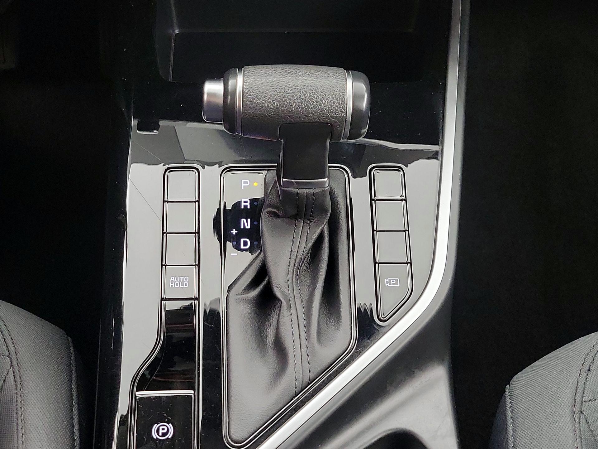 Thumbnail: 2023 Kia Niro - 17