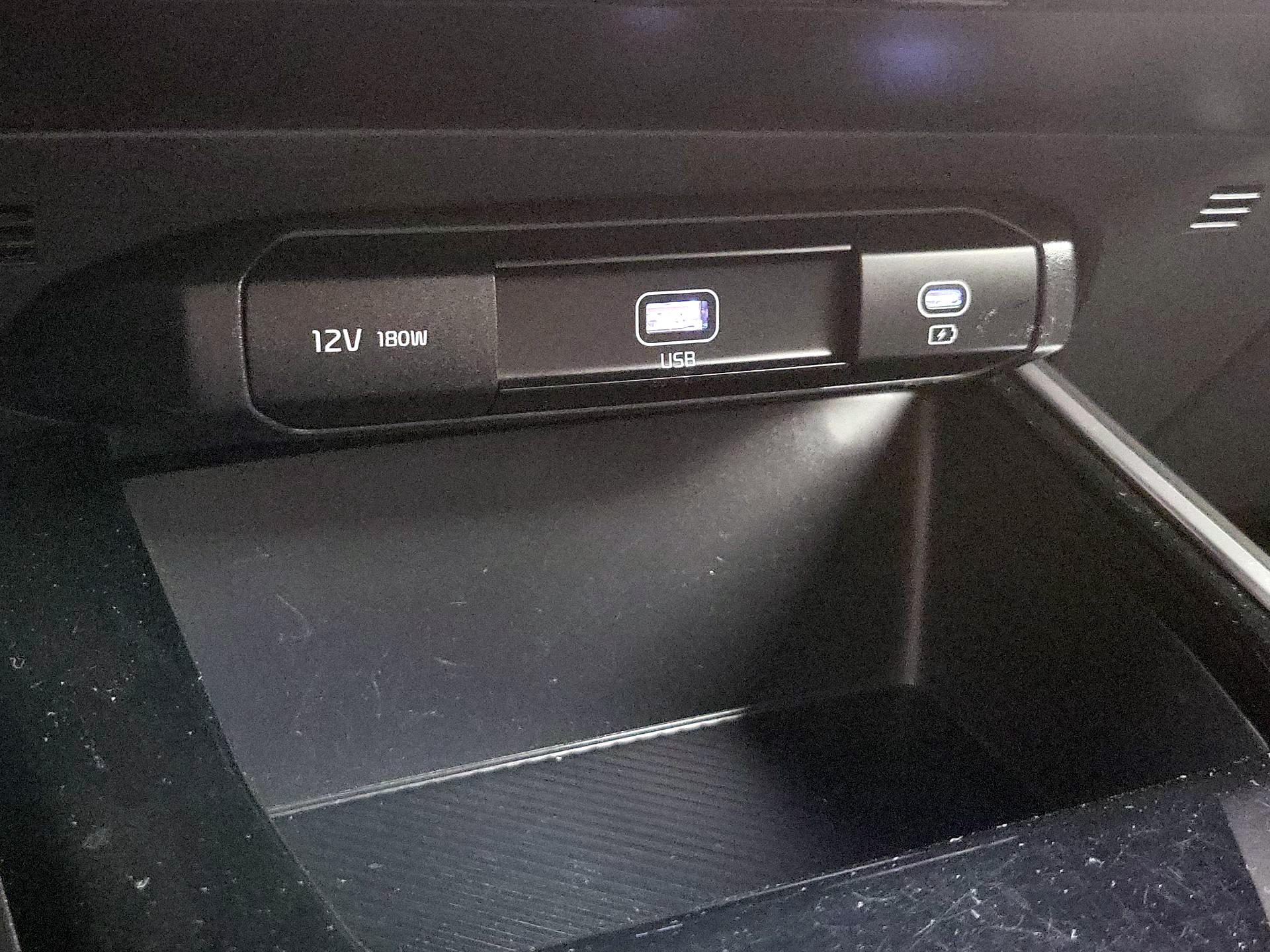 Thumbnail: 2023 Kia Niro - 18