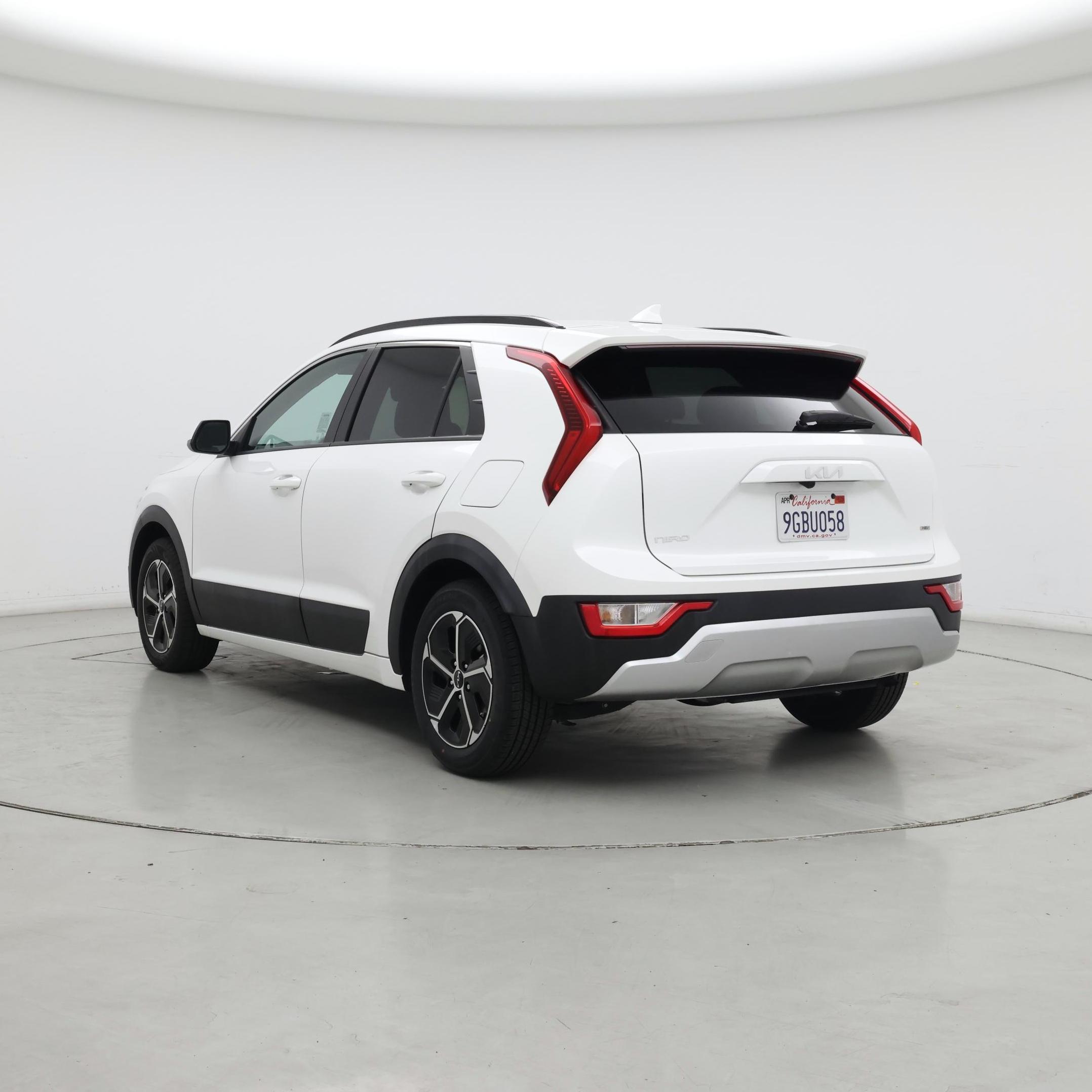 Thumbnail: 2023 Kia Niro - 2