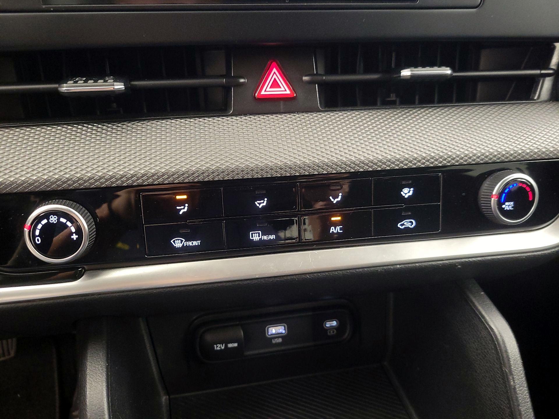 Thumbnail: 2023 Kia Sportage - 16