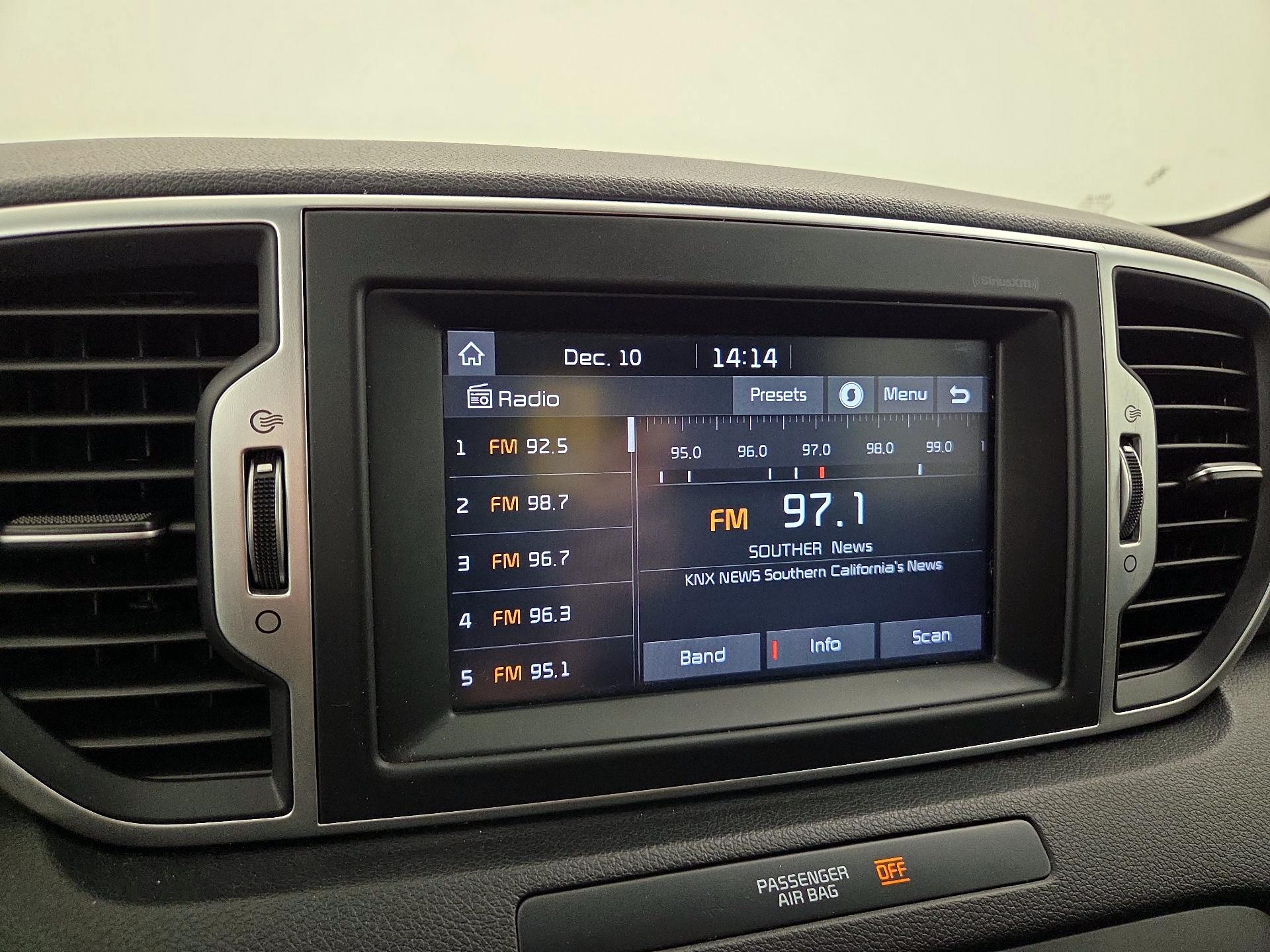 Thumbnail: 2017 Kia Sportage - 15