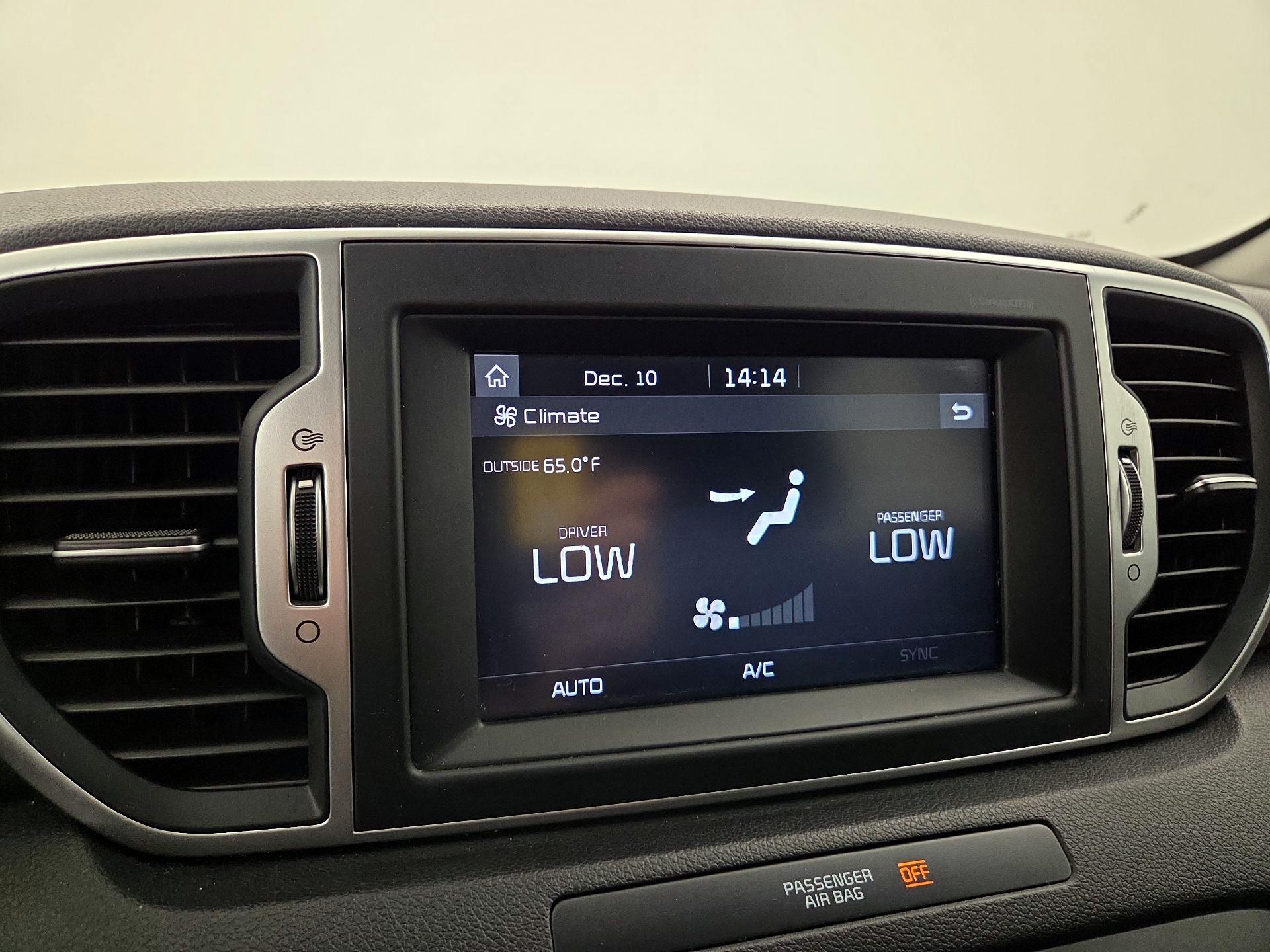 Thumbnail: 2017 Kia Sportage - 16