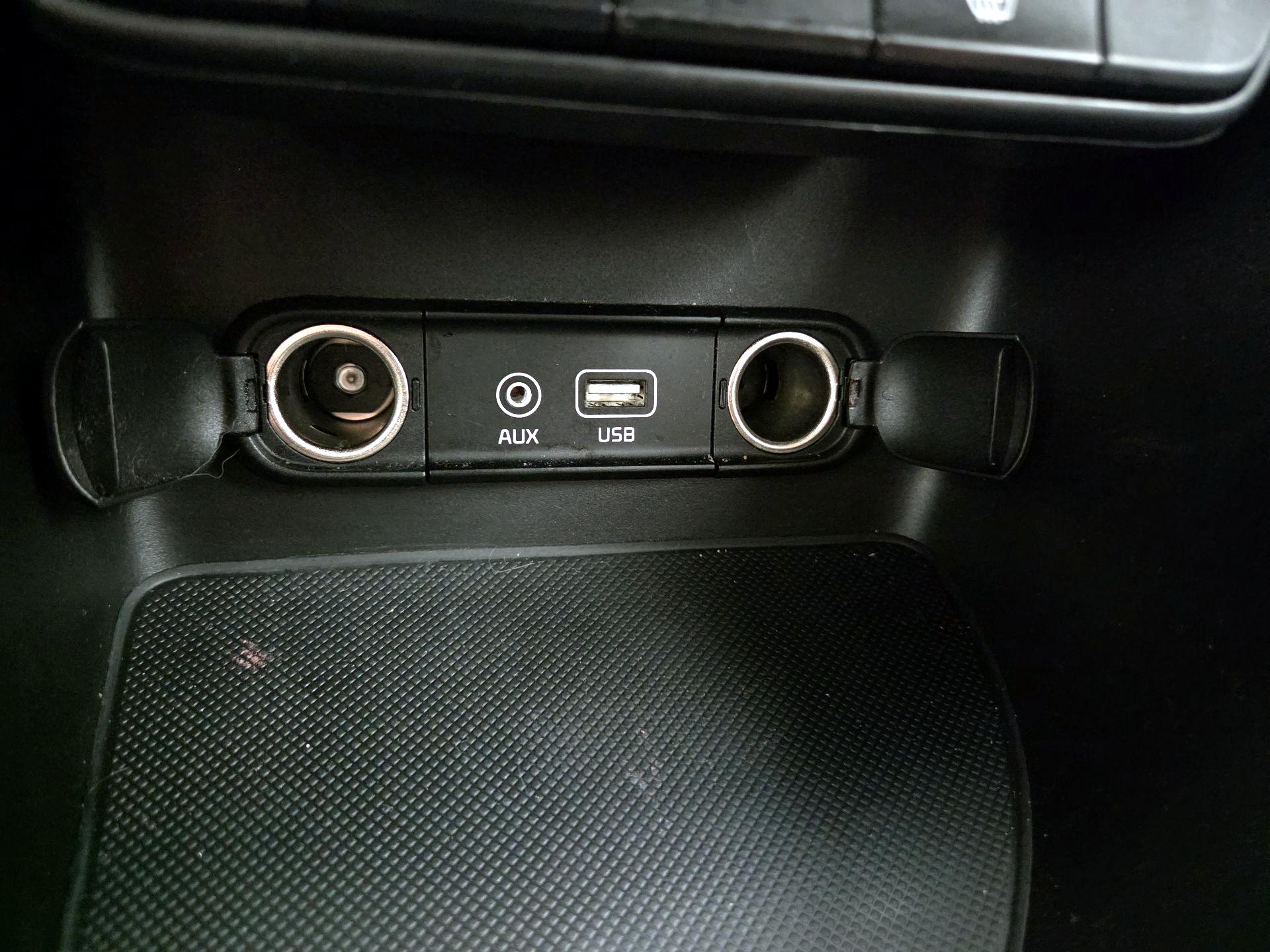 Thumbnail: 2017 Kia Sportage - 18