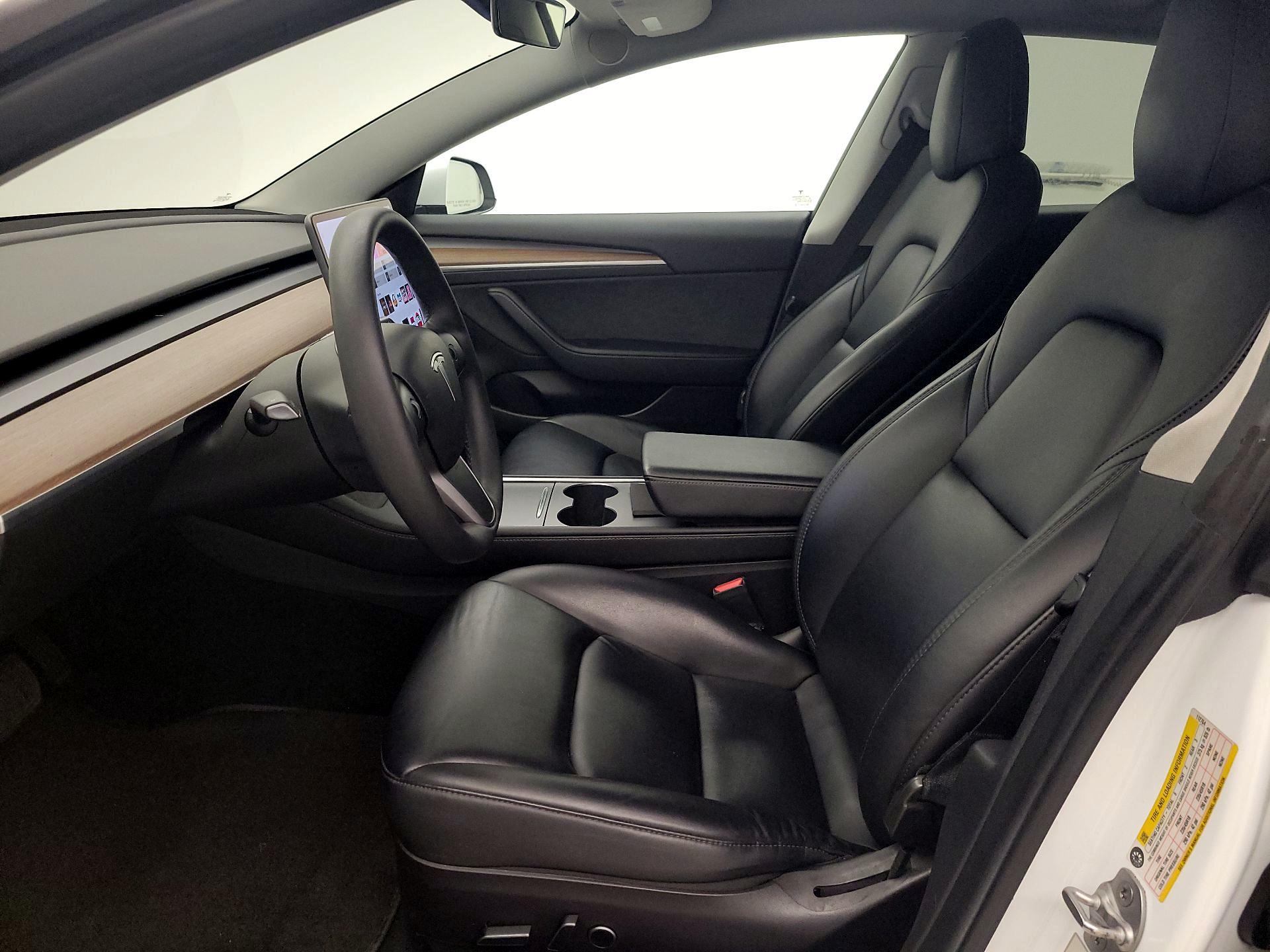 Thumbnail: 2022 Tesla Model 3 - 11