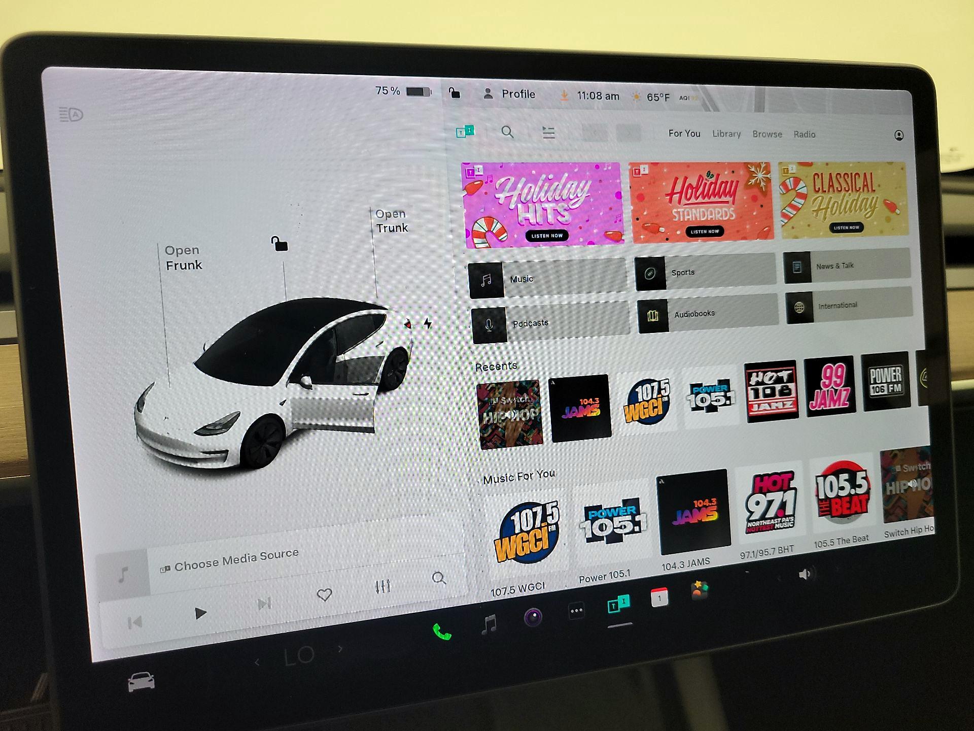 Thumbnail: 2022 Tesla Model 3 - 15