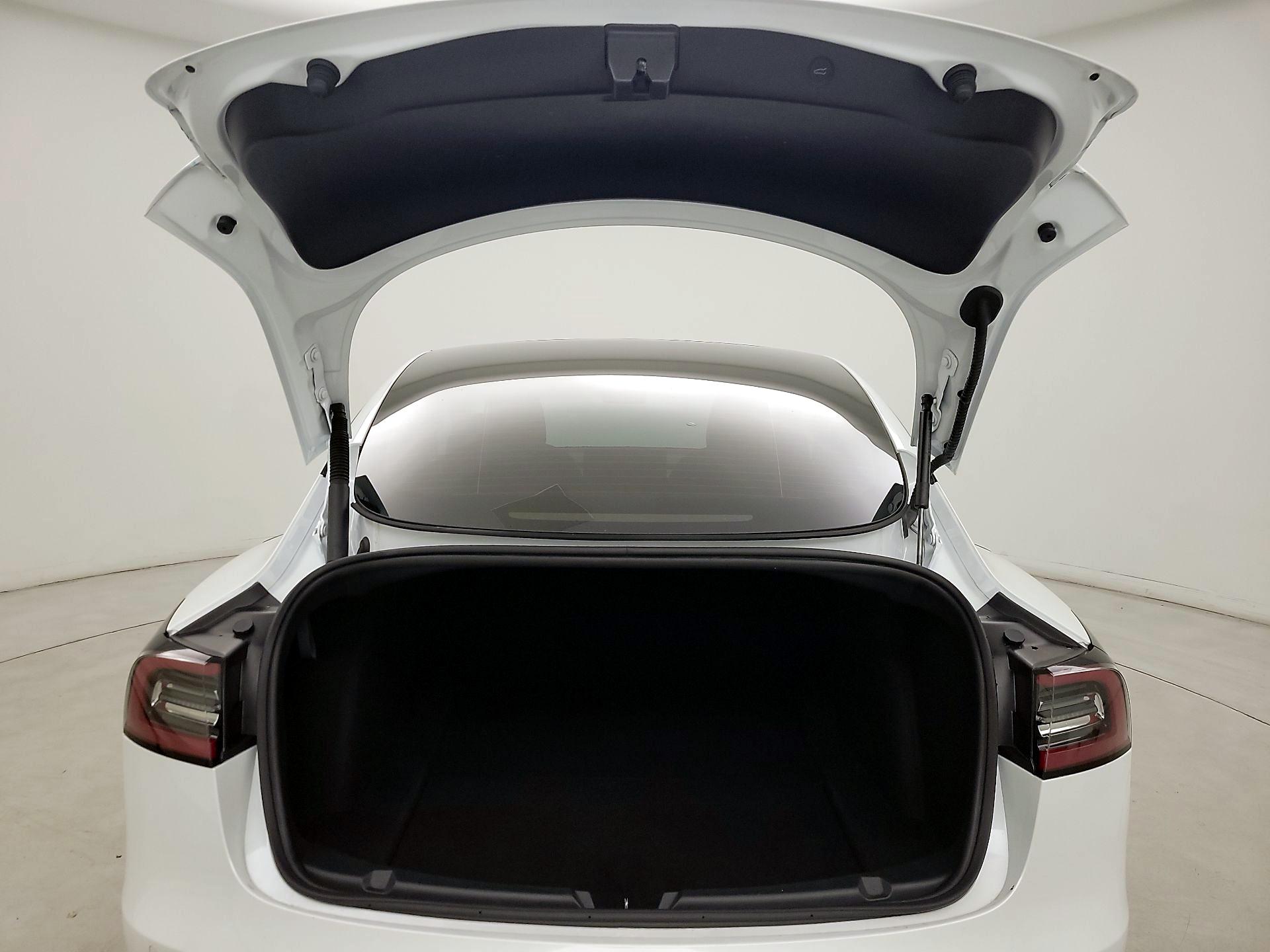 Thumbnail: 2022 Tesla Model 3 - 19