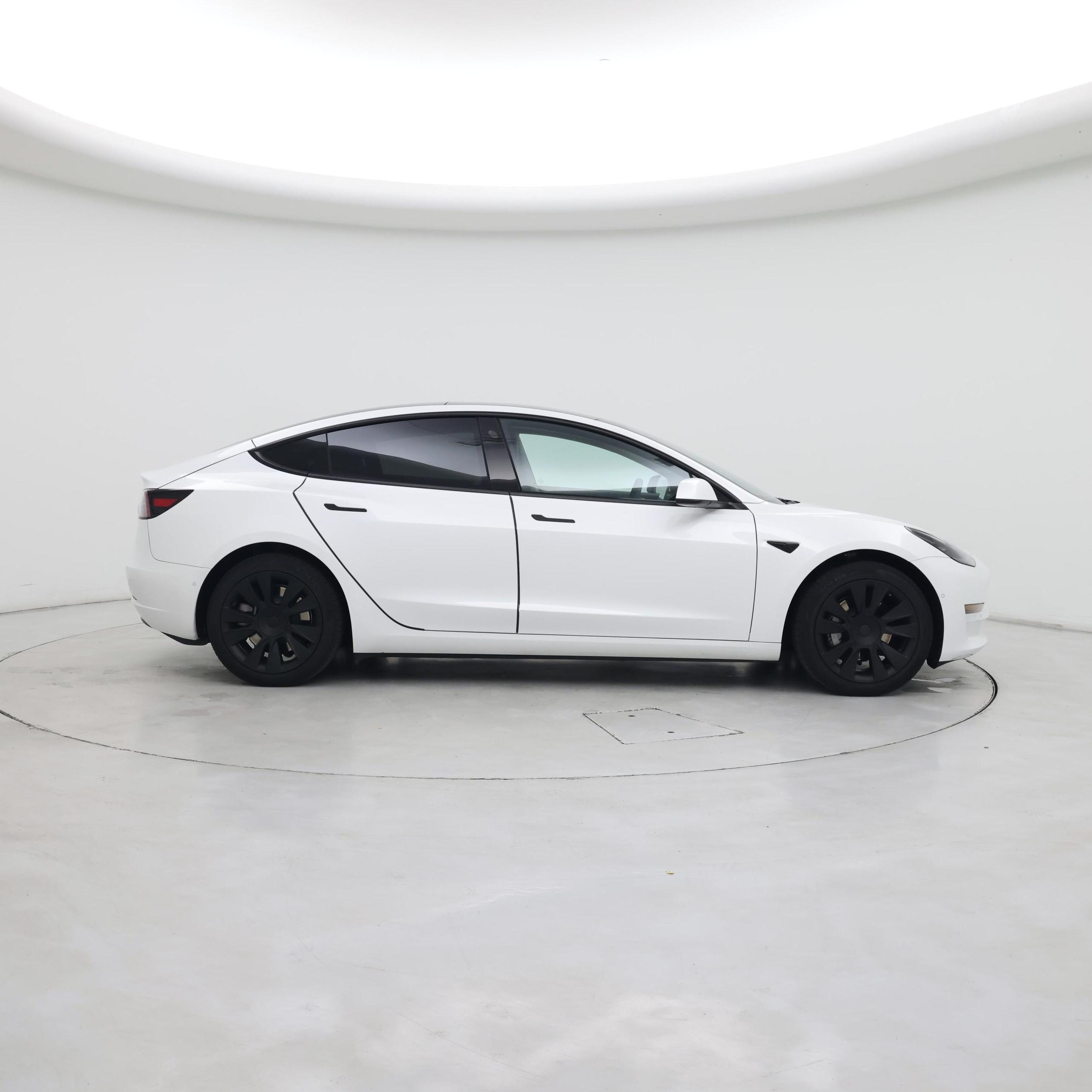 Thumbnail: 2022 Tesla Model 3 - 7