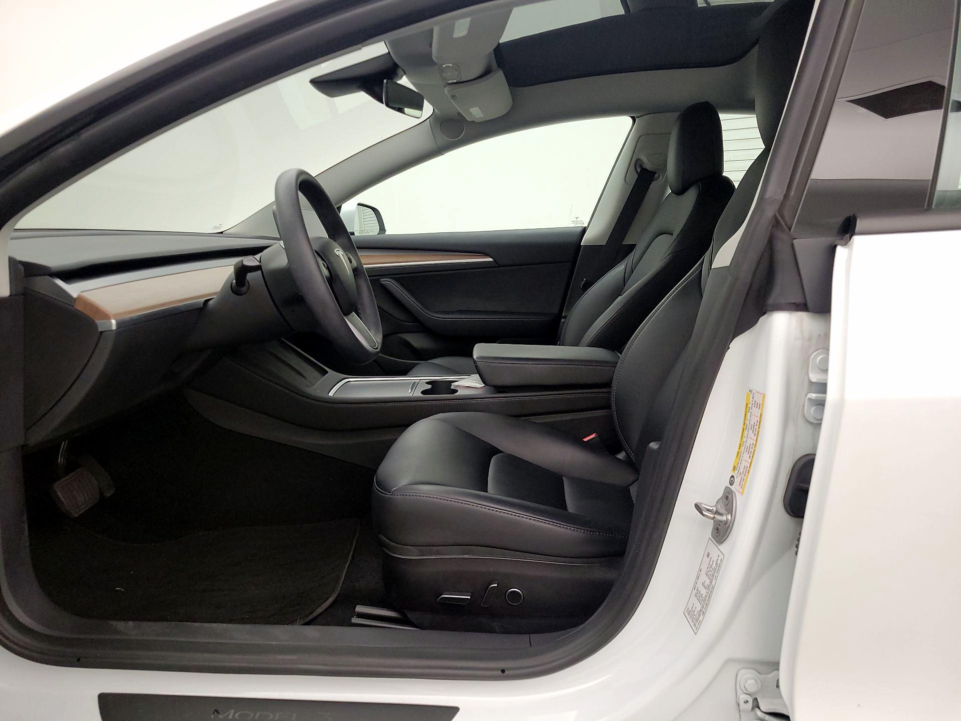 Thumbnail: 2023 Tesla Model 3 - 11