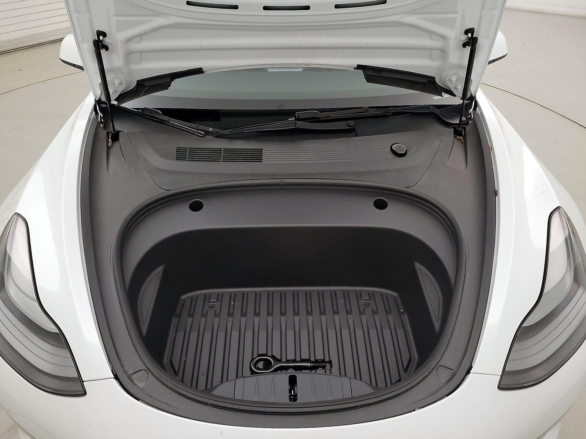 Thumbnail: 2023 Tesla Model 3 - 20