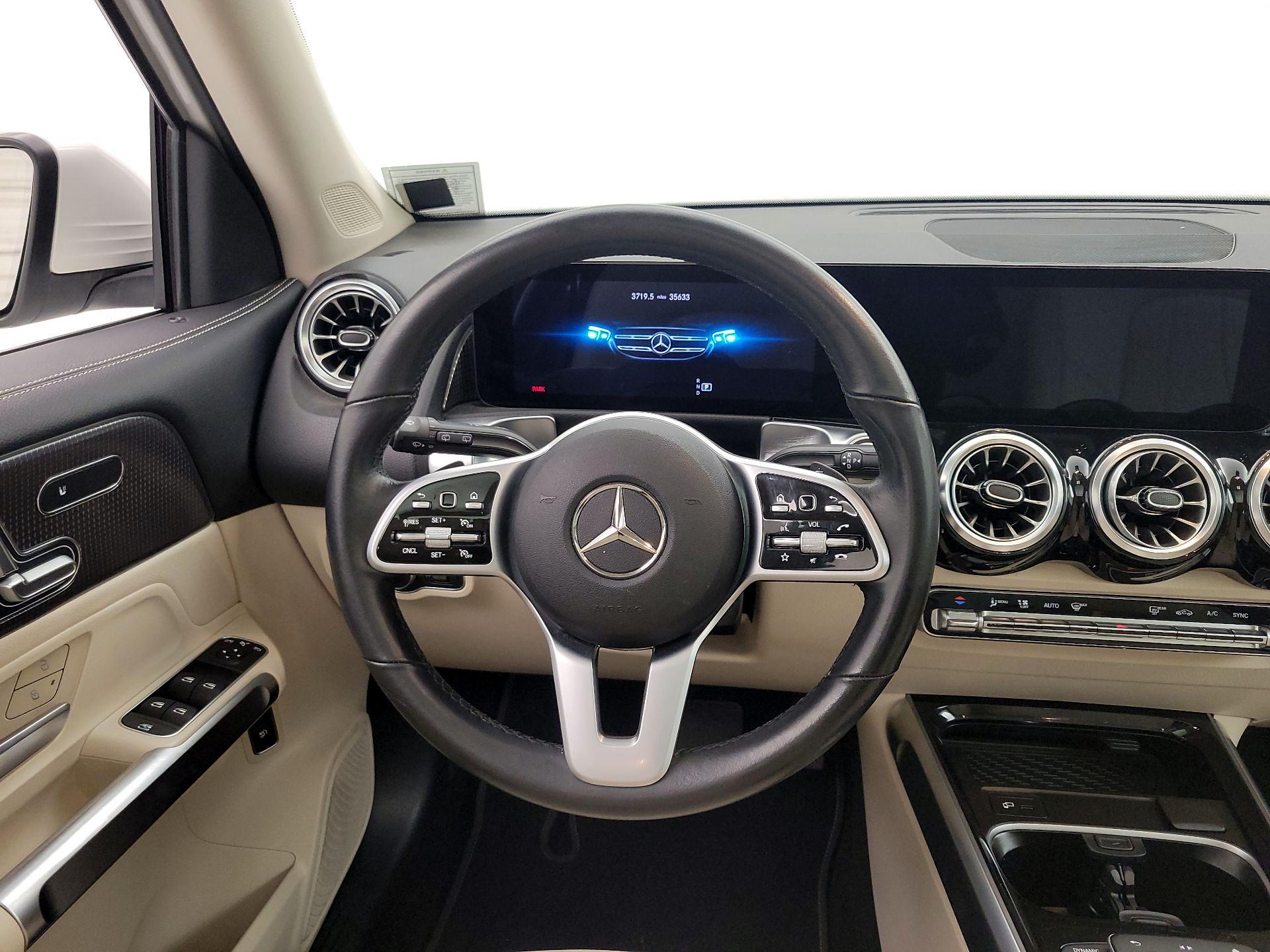 Thumbnail: 2022 Mercedes-Benz GLB - 10