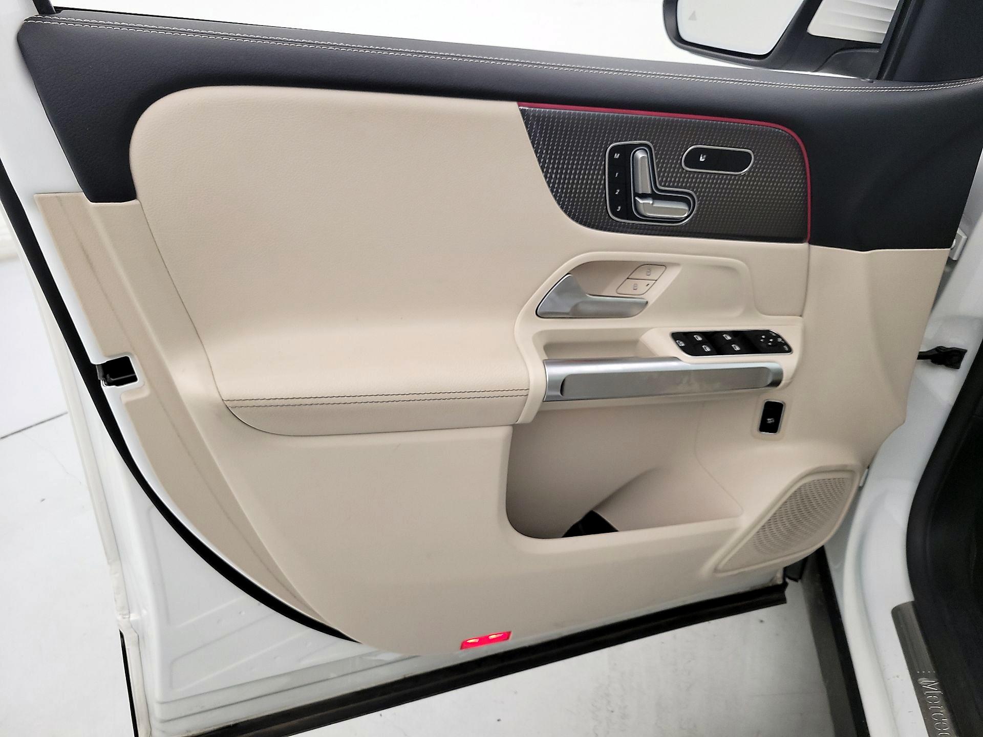 Thumbnail: 2022 Mercedes-Benz GLB - 12