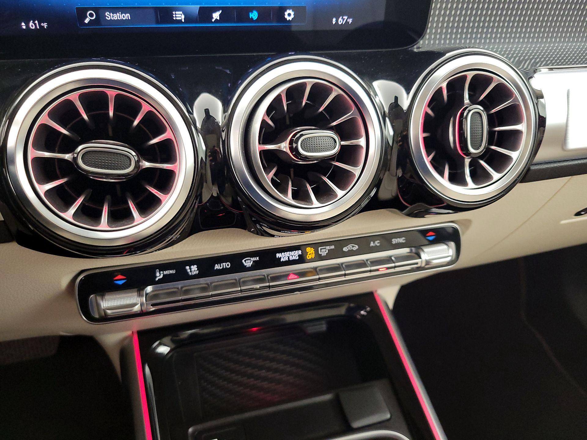 Thumbnail: 2022 Mercedes-Benz GLB - 16