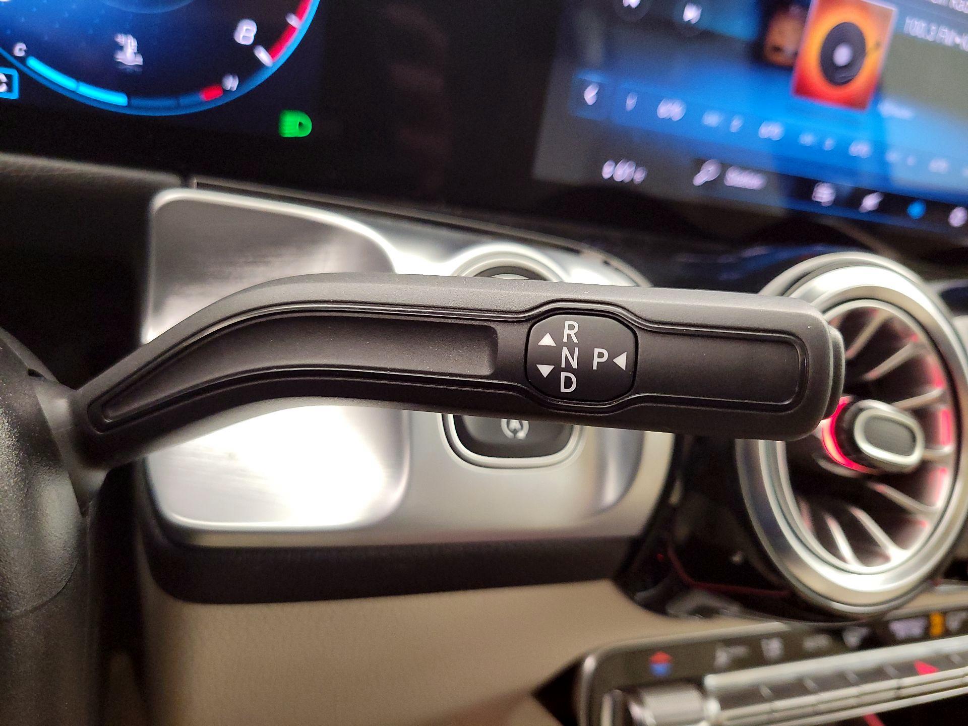 Thumbnail: 2022 Mercedes-Benz GLB - 17