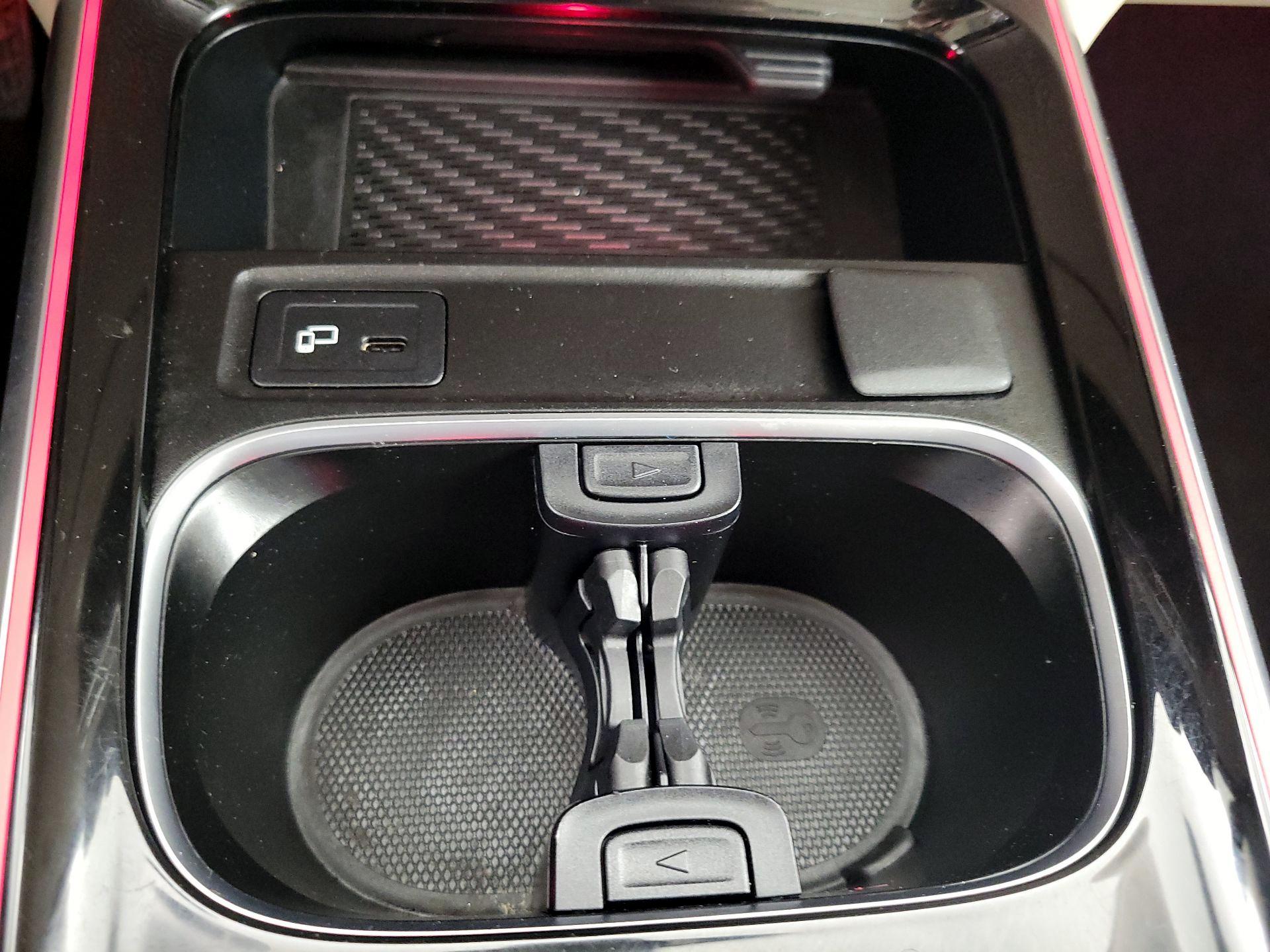 Thumbnail: 2022 Mercedes-Benz GLB - 18