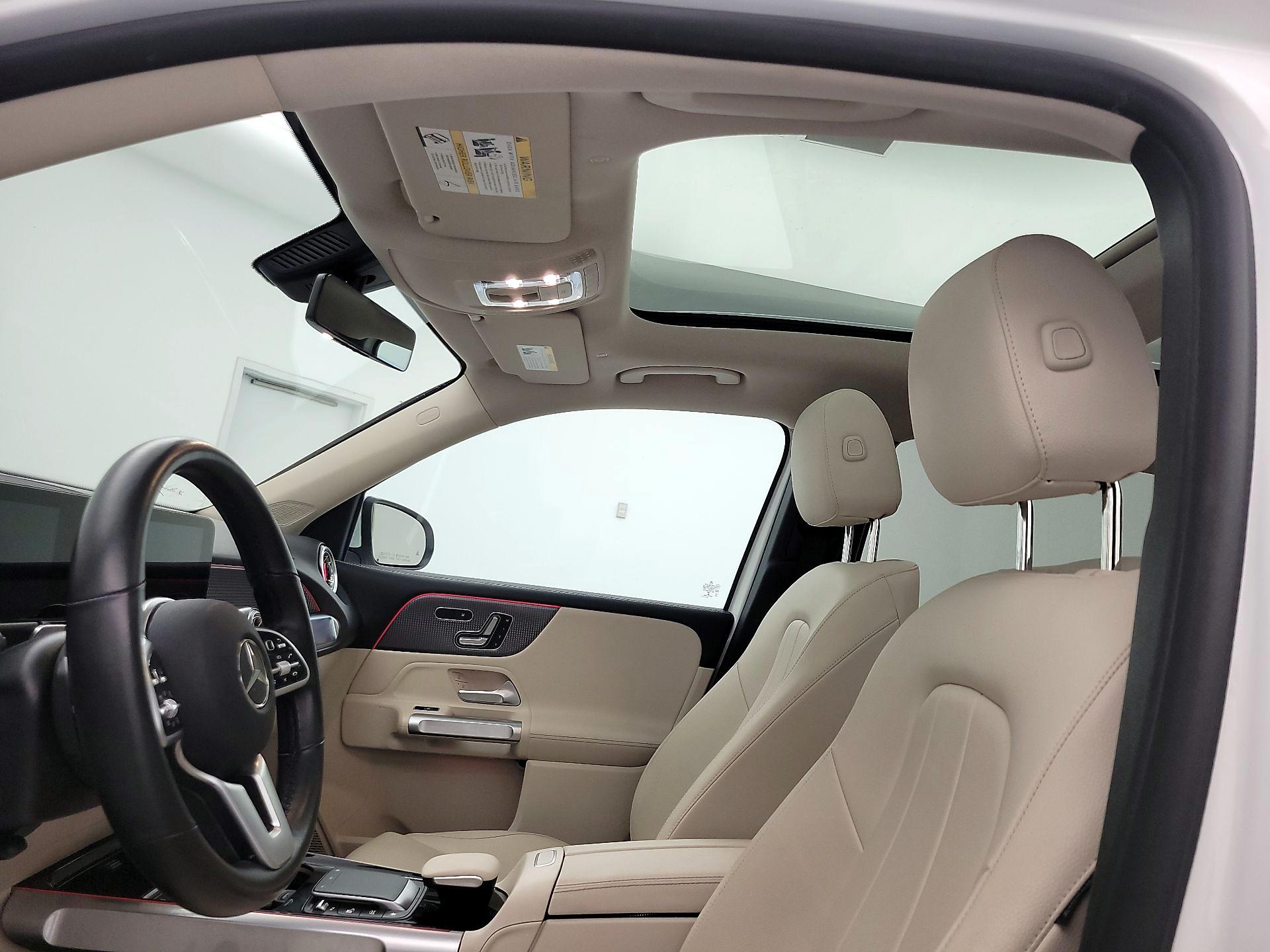 Thumbnail: 2022 Mercedes-Benz GLB - 19