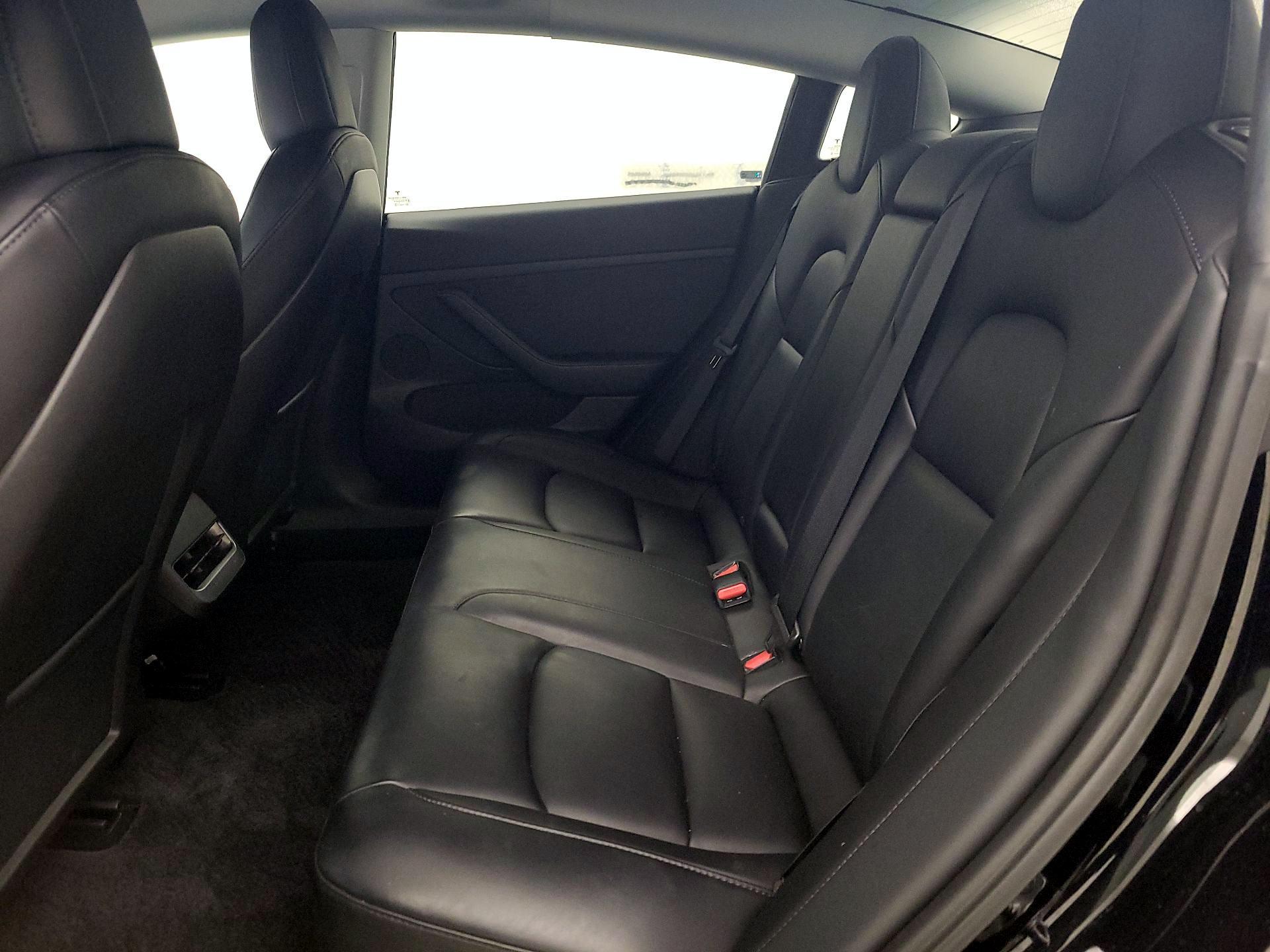 Thumbnail: 2023 Tesla Model 3 - 18