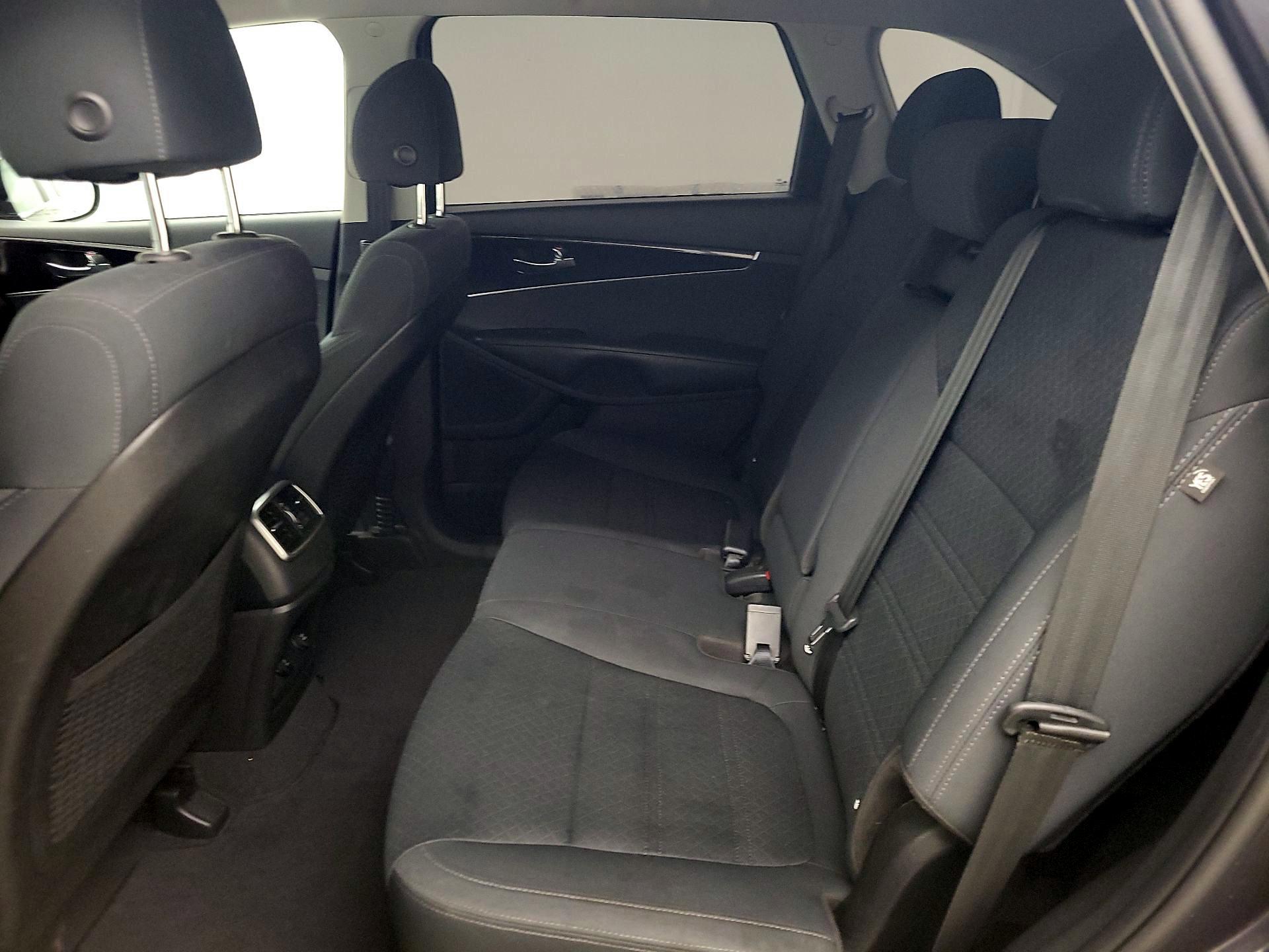 Thumbnail: 2018 Kia Sorento - 19