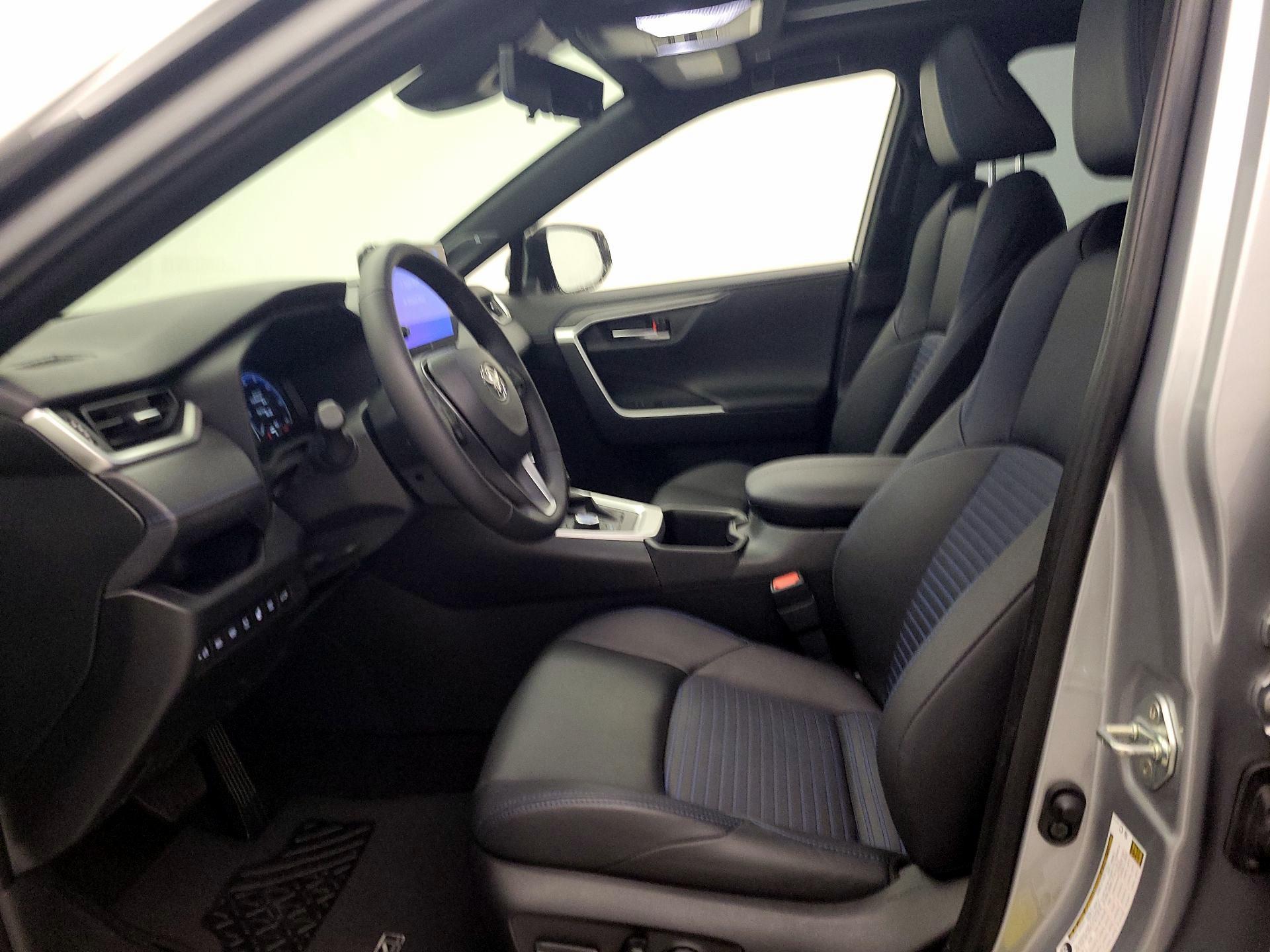 Thumbnail: 2025 Toyota RAV4 - 11