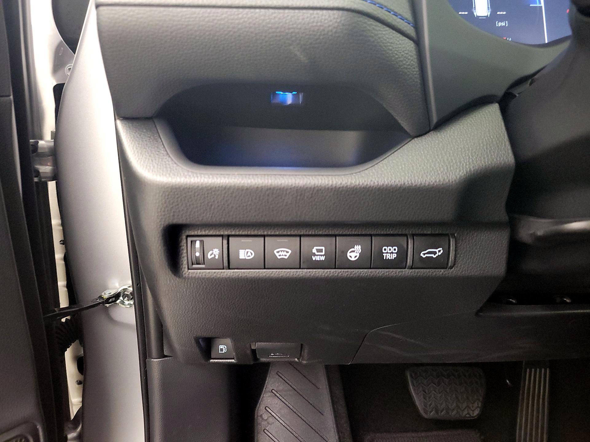 Thumbnail: 2025 Toyota RAV4 - 13