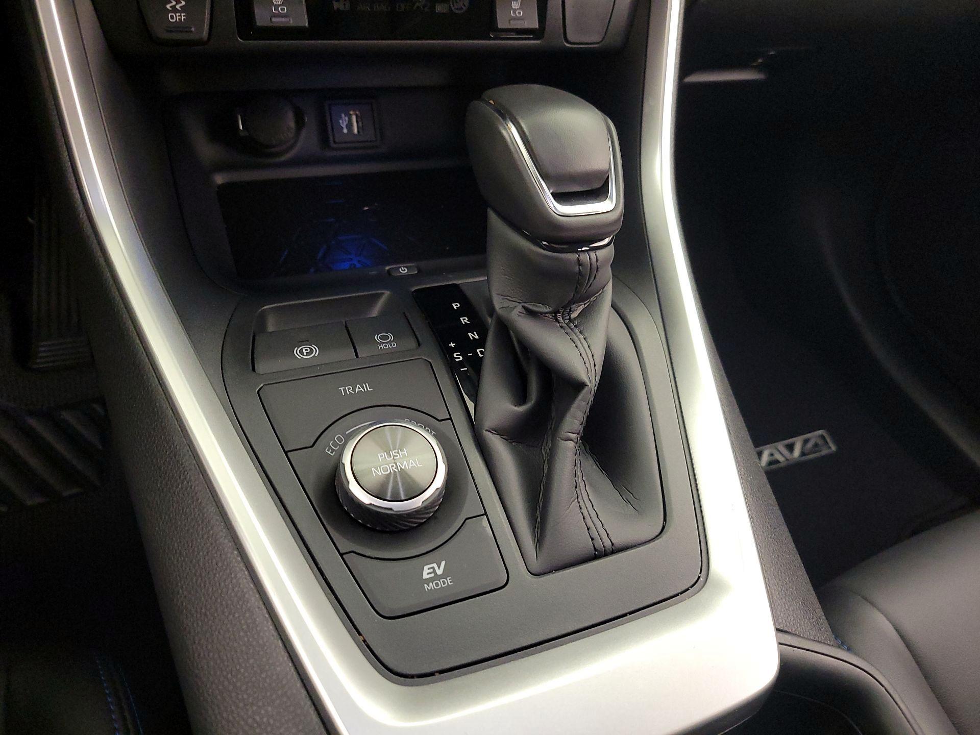 Thumbnail: 2025 Toyota RAV4 - 17