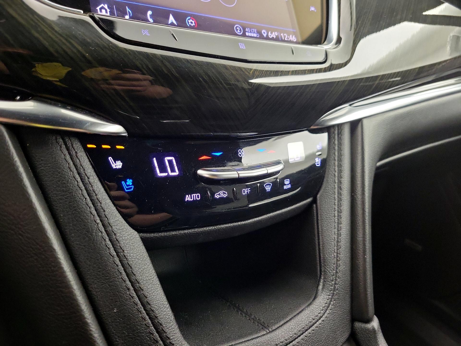 Thumbnail: 2020 Cadillac XT6 - 17