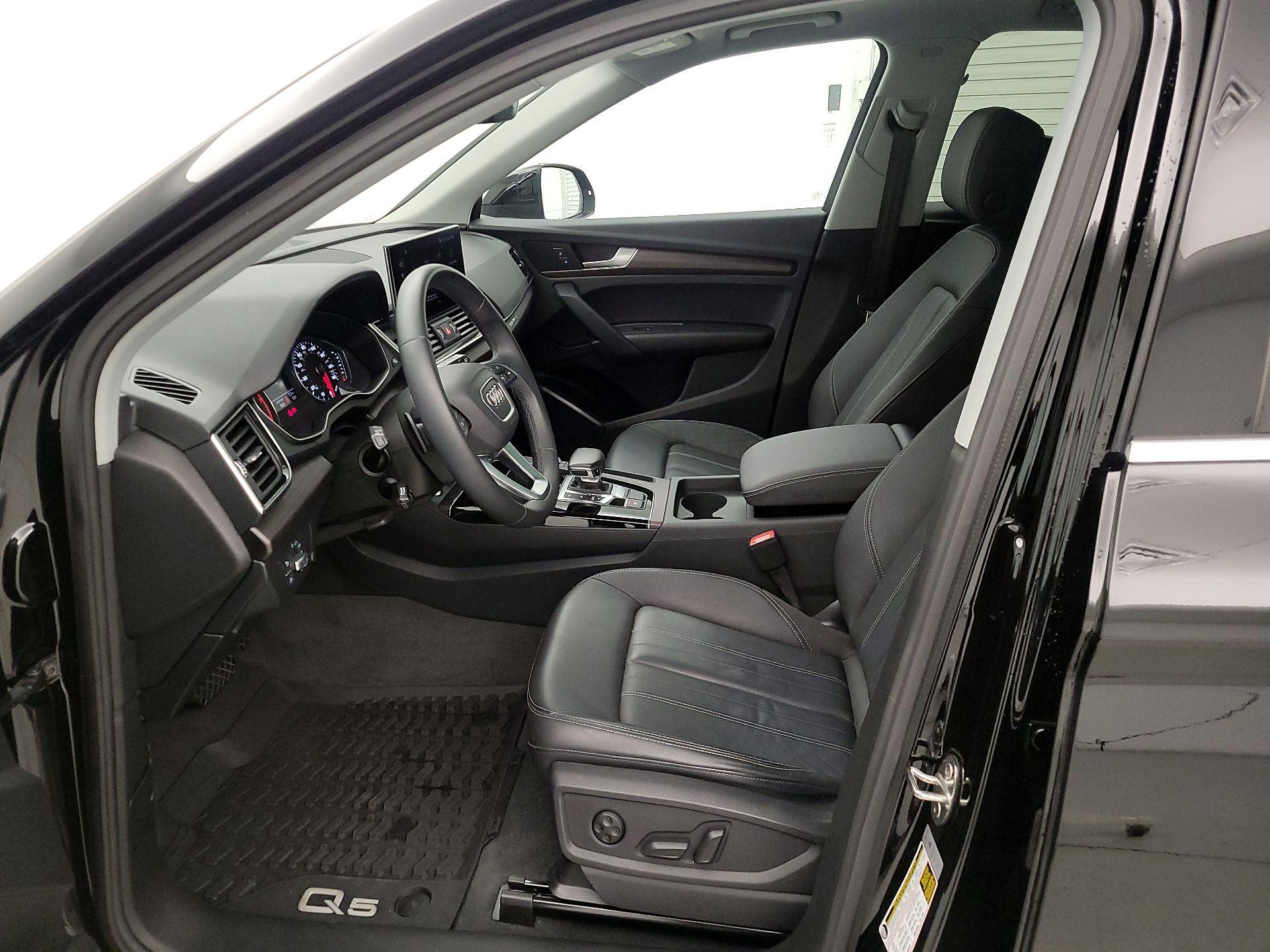 Thumbnail: 2023 Audi Q5 - 11