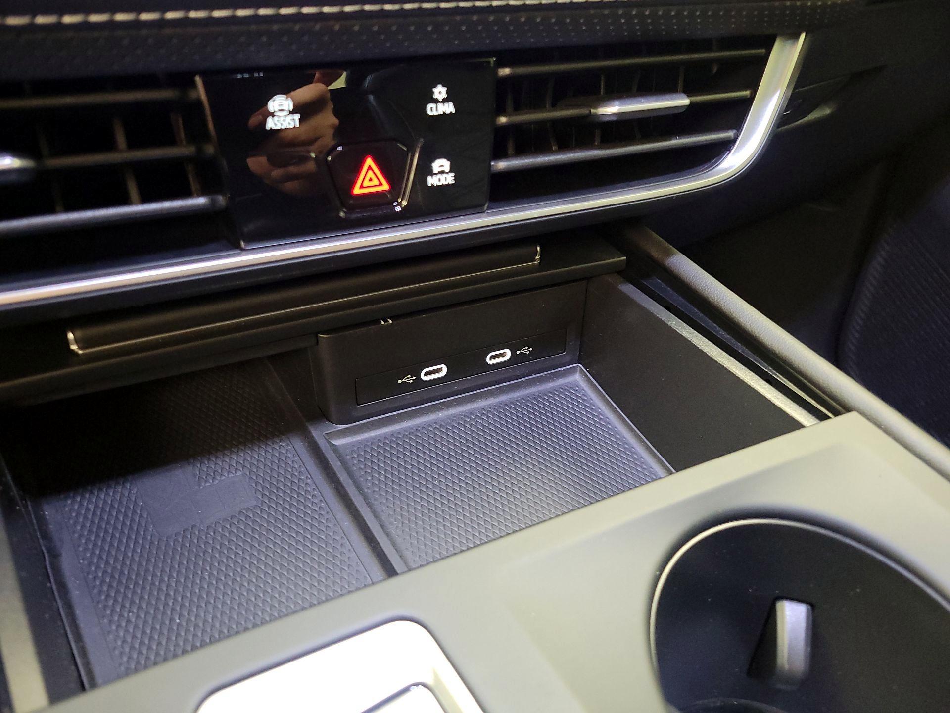 Thumbnail: 2024 Volkswagen Atlas - 18